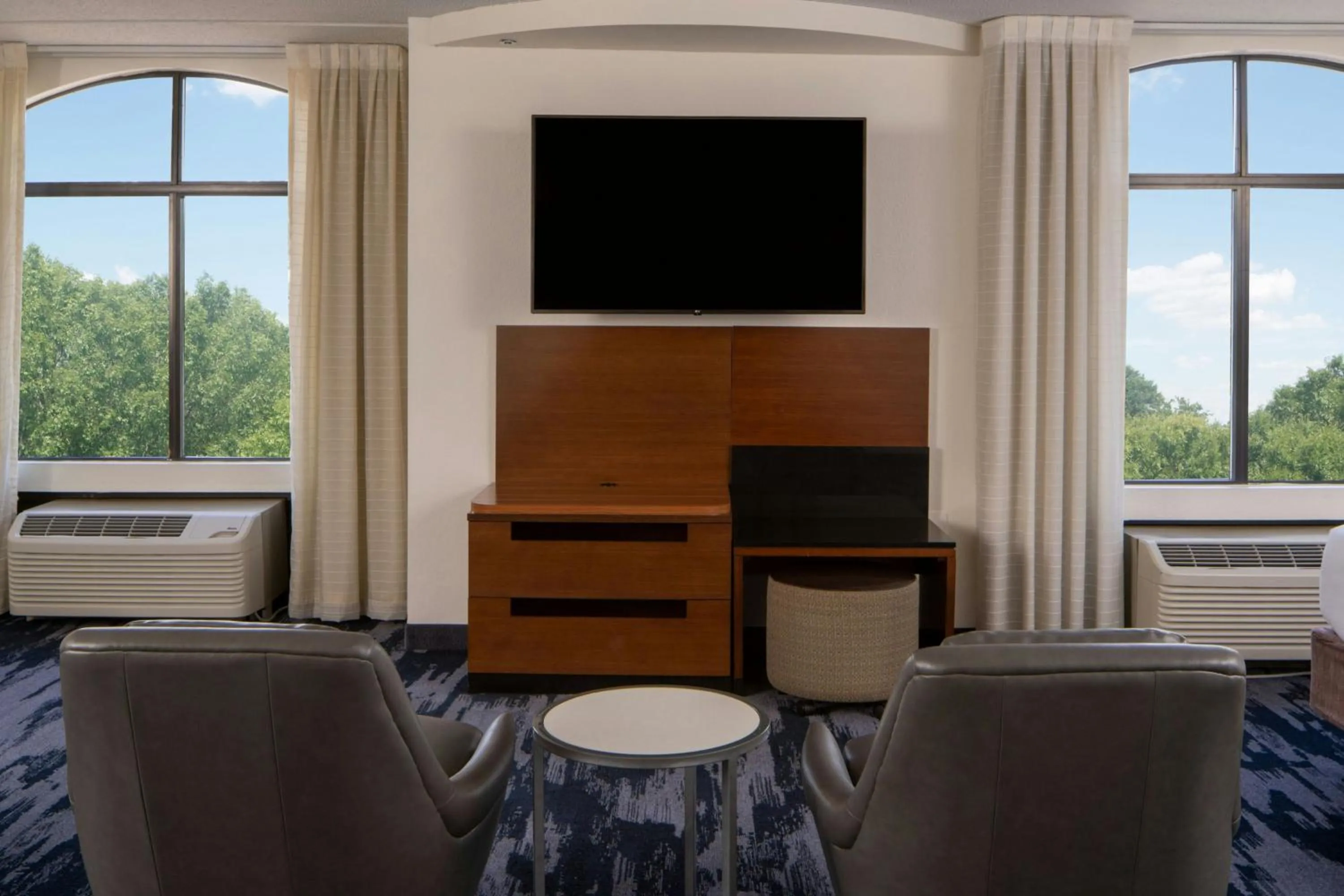 Photo of the whole room in Fairfield Inn and Suites Atlanta Airport South/Sullivan Road