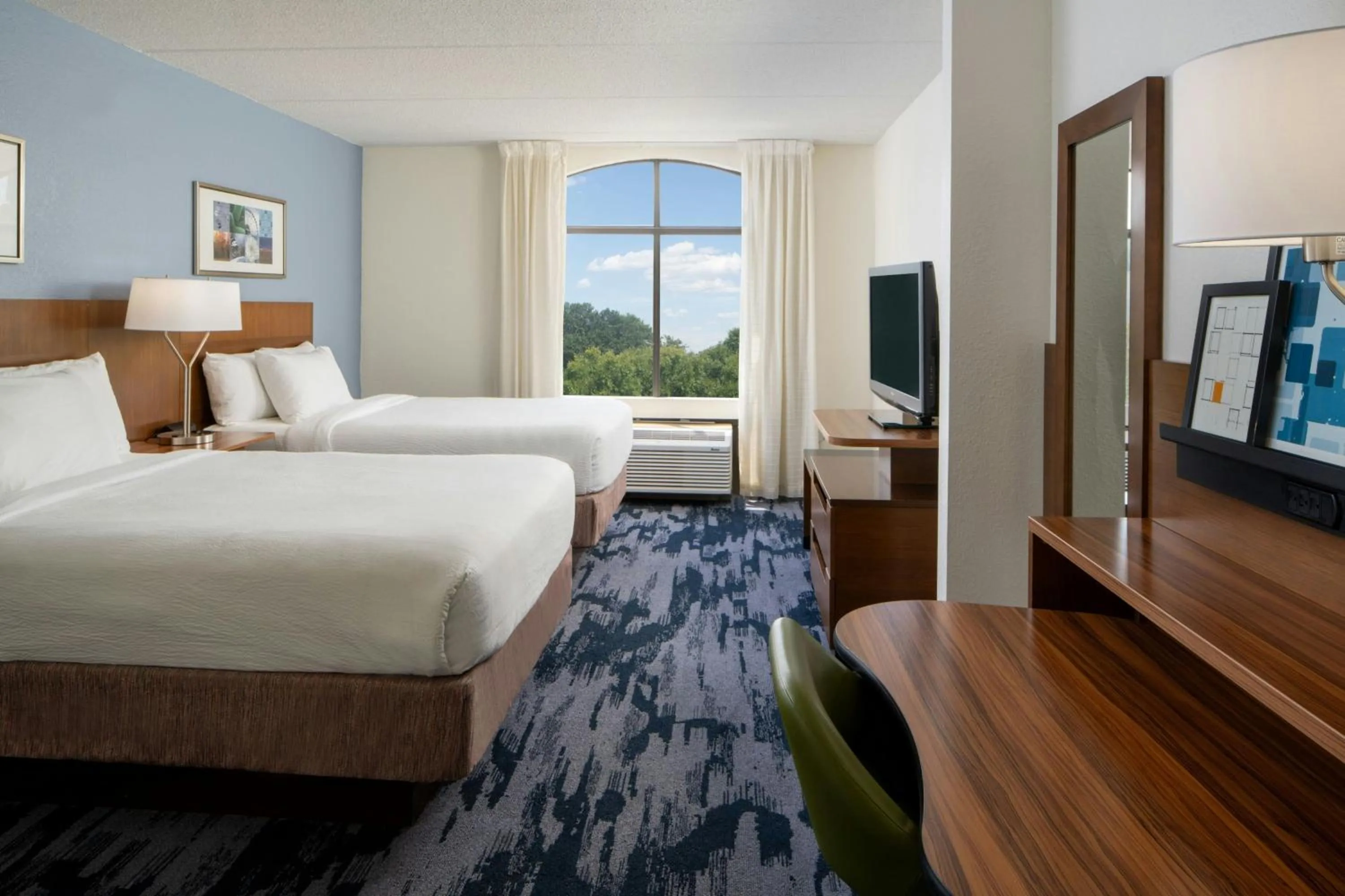 Photo of the whole room, Bed in Fairfield Inn and Suites Atlanta Airport South/Sullivan Road