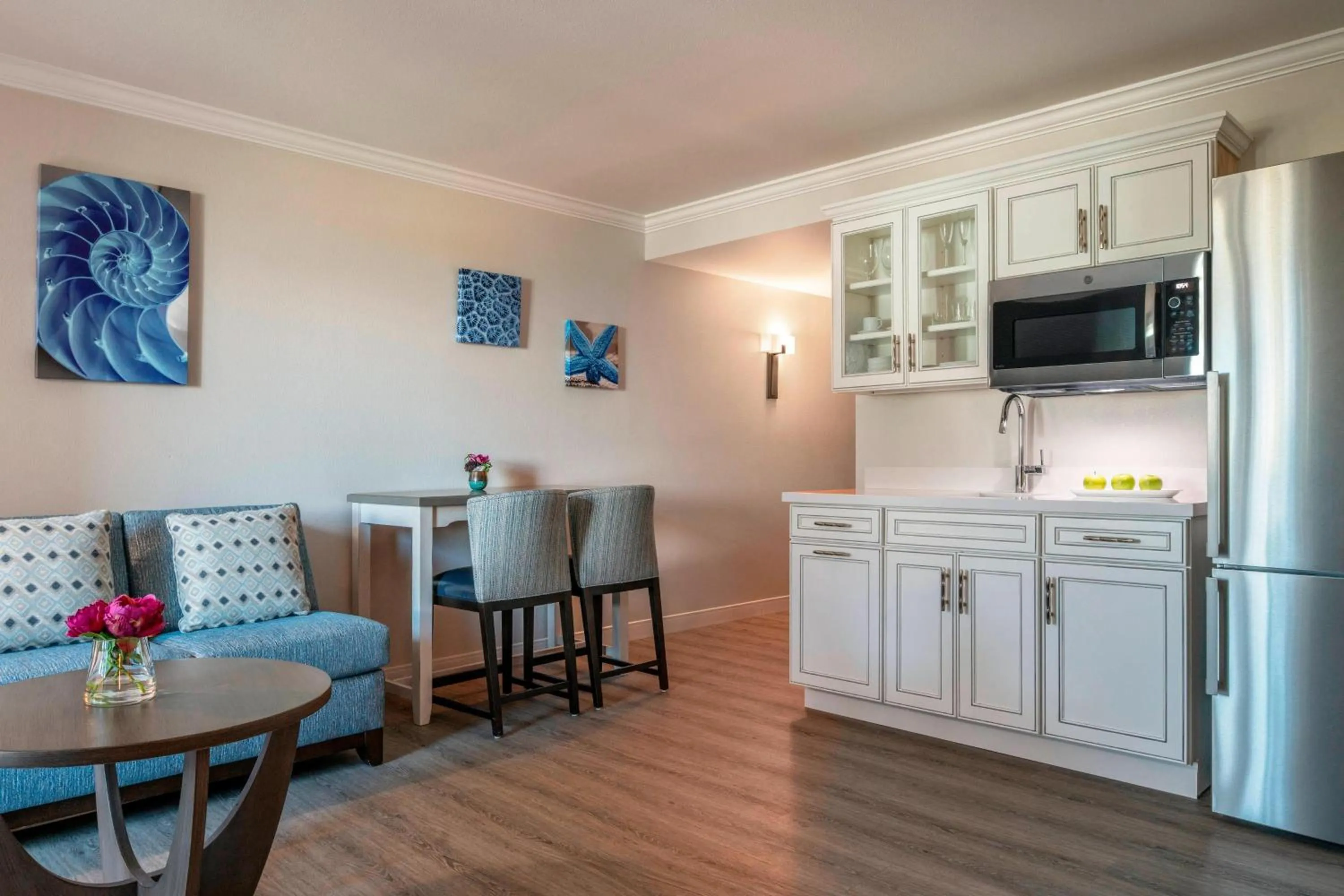 Photo of the whole room in Hollywood Beach Marriott