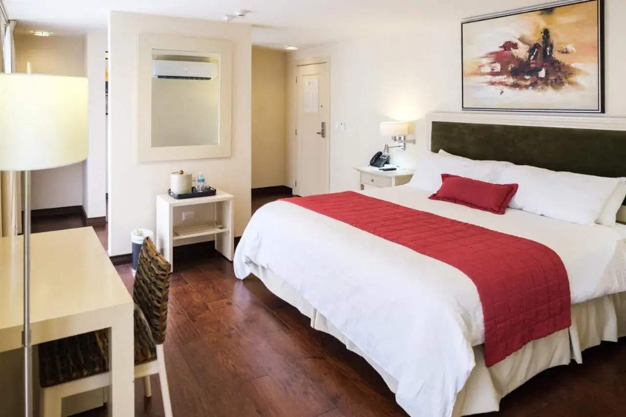 Deluxe Junior Suite in Isabella Boutique Hotel Deluxe Junior Suite in Isabella Boutique Hotel