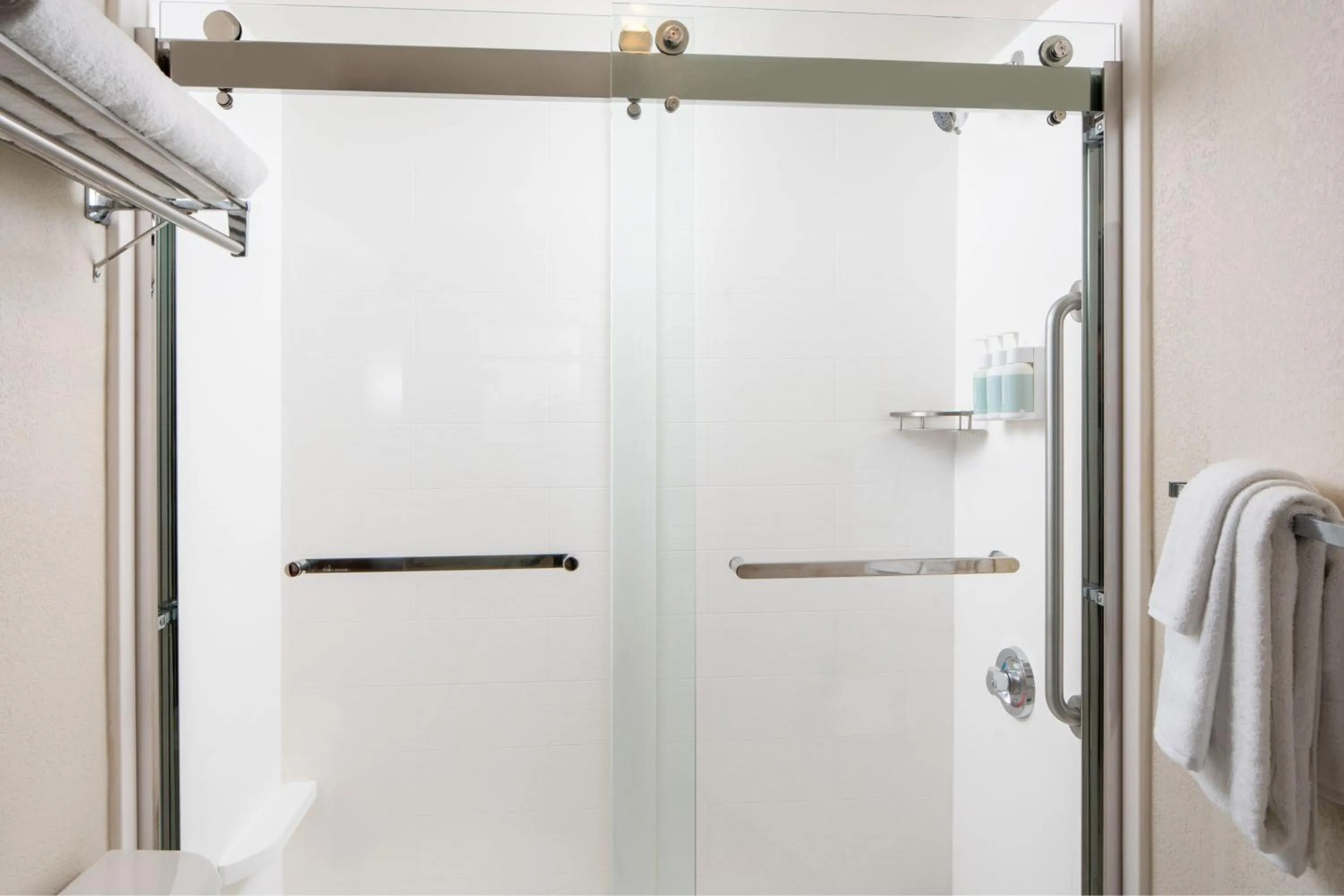 Bathroom in SpringHill Suites by Marriott Orlando Convention Center