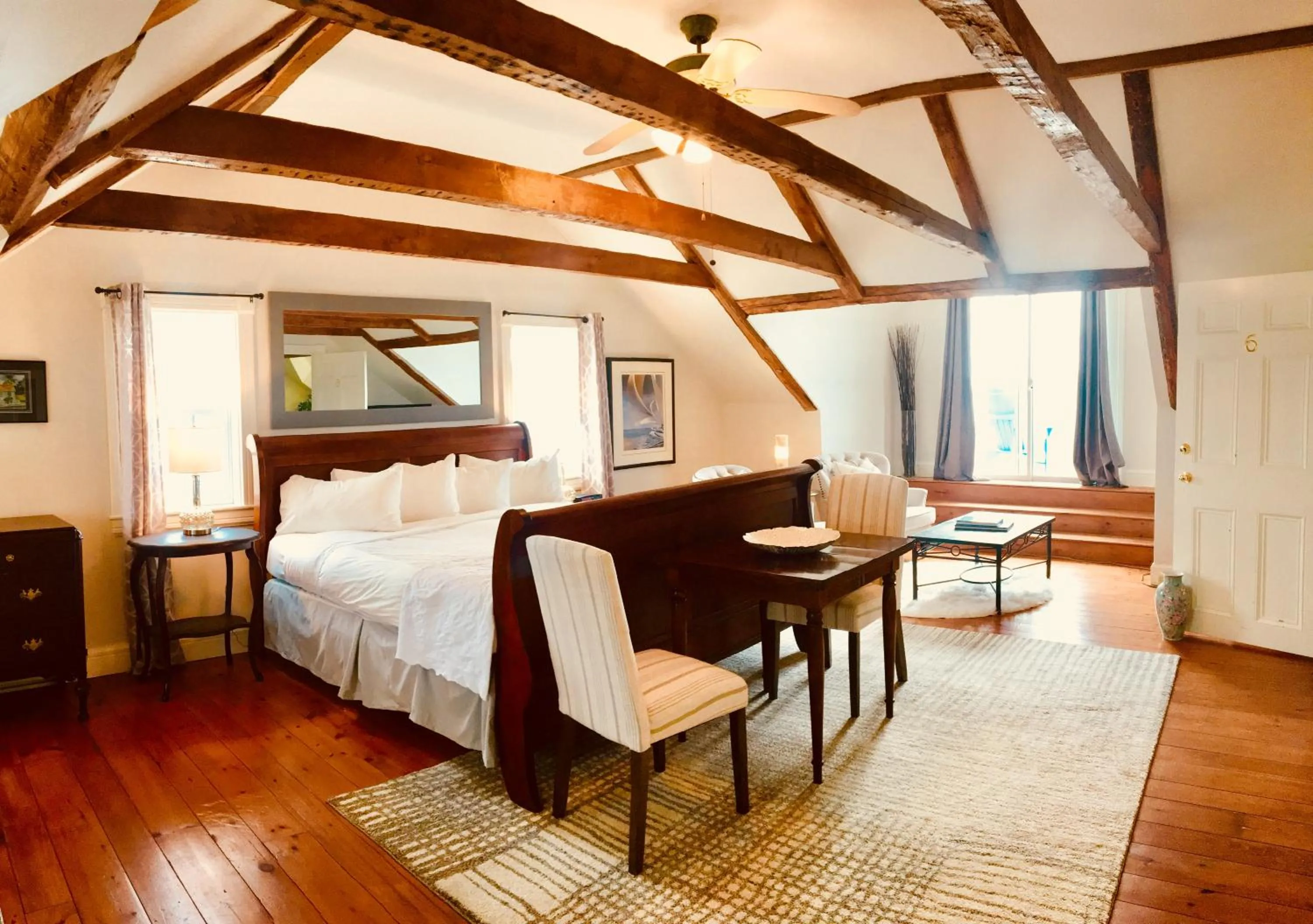 Day, Bed in Treadwell Inn