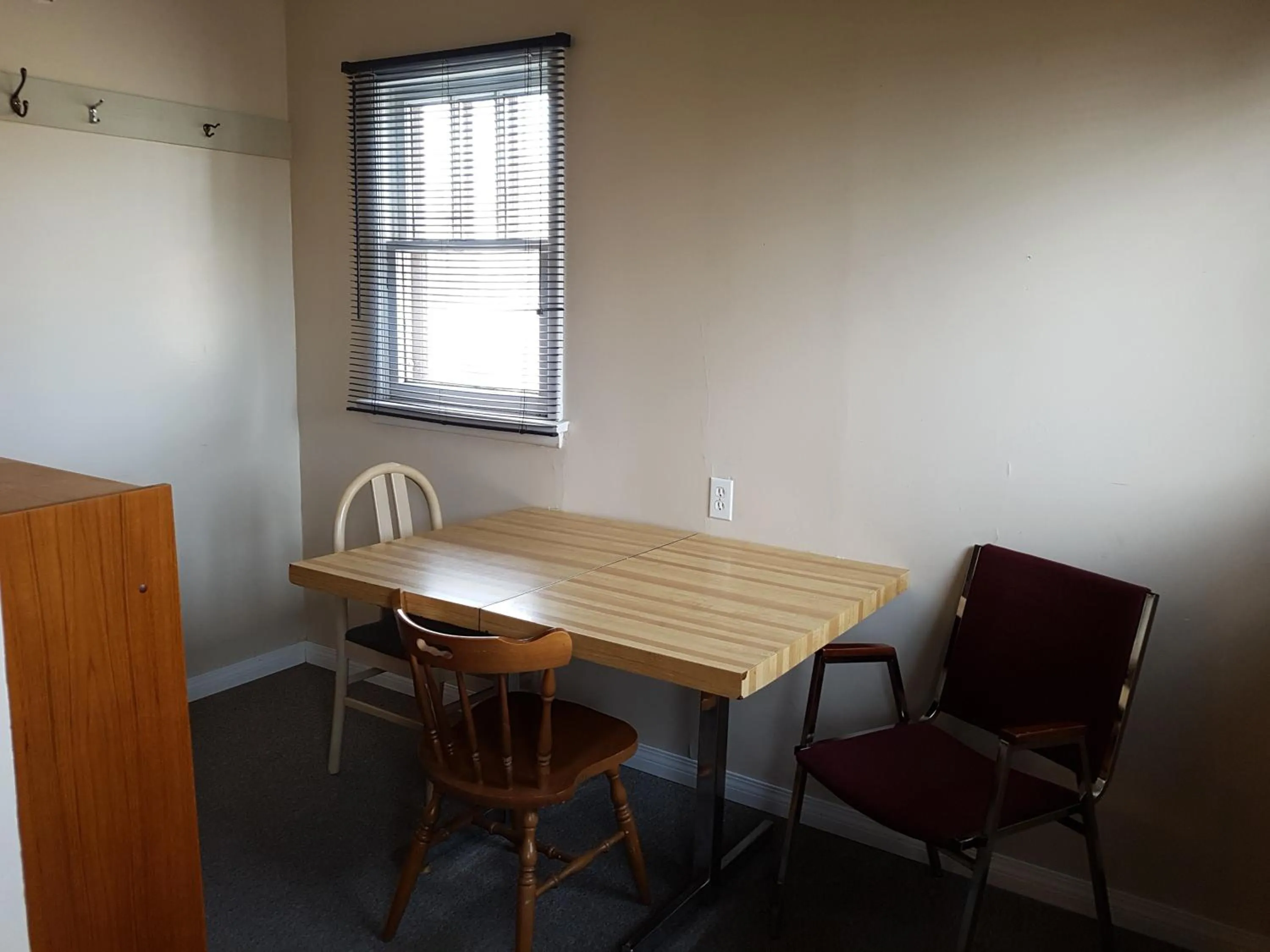 Dining area in Hat Motel
