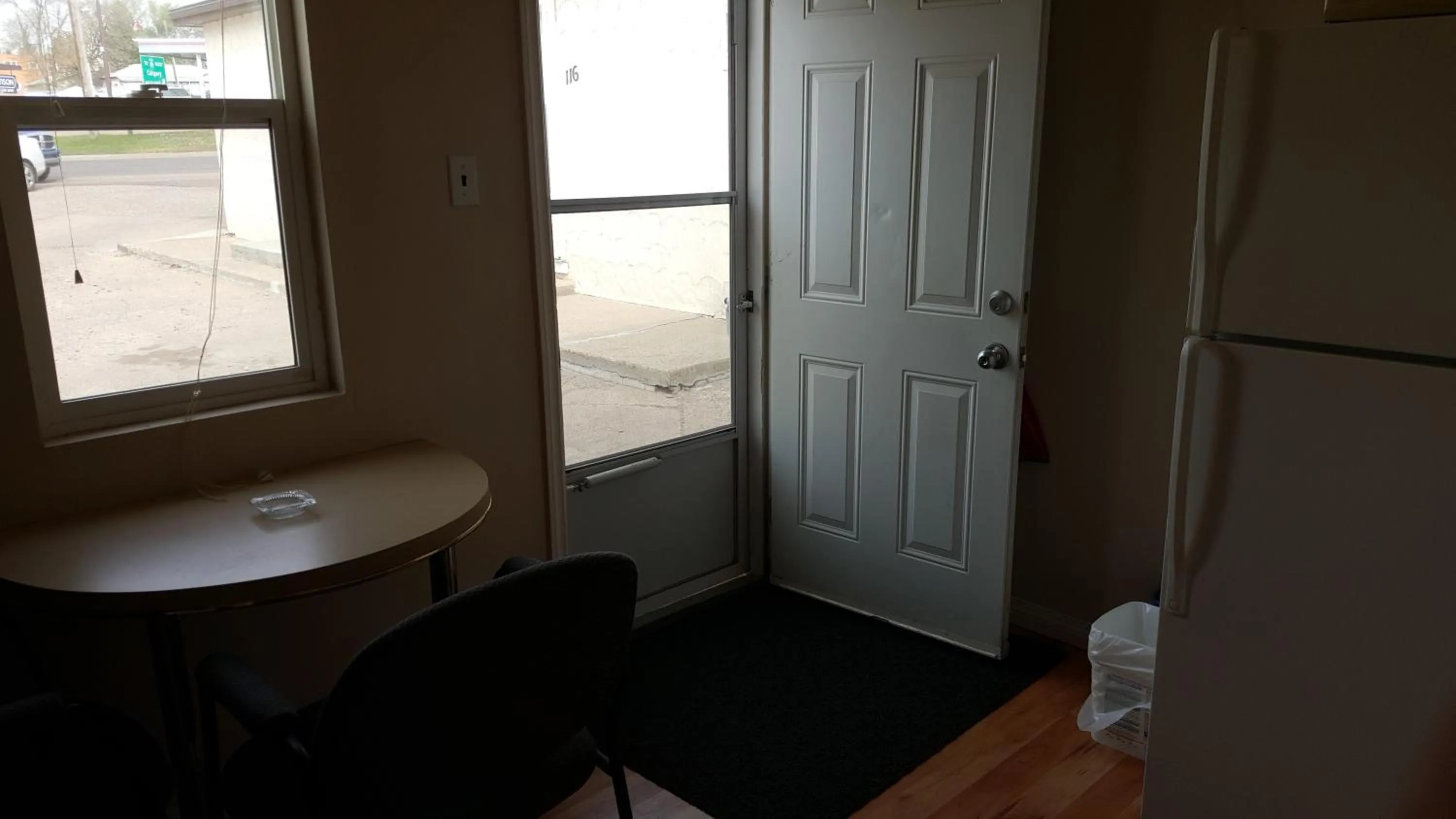 Kitchen or kitchenette in Hat Motel