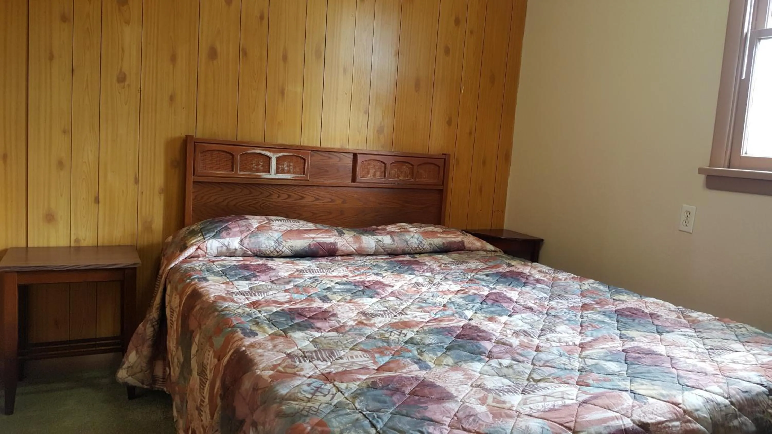 Bedroom in Hat Motel