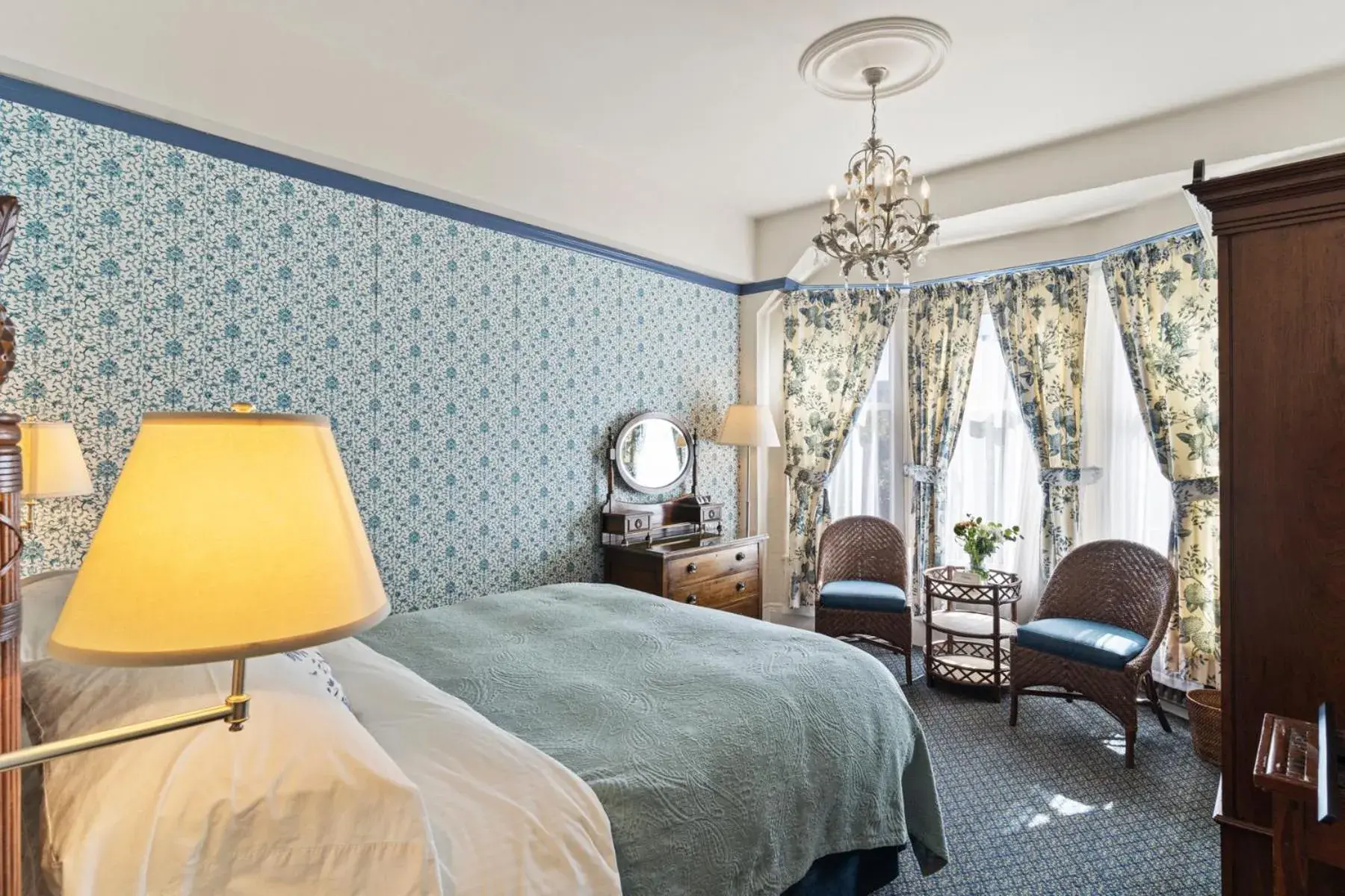 Double Room in Golden Gate Hotel Double Room in Golden Gate Hotel