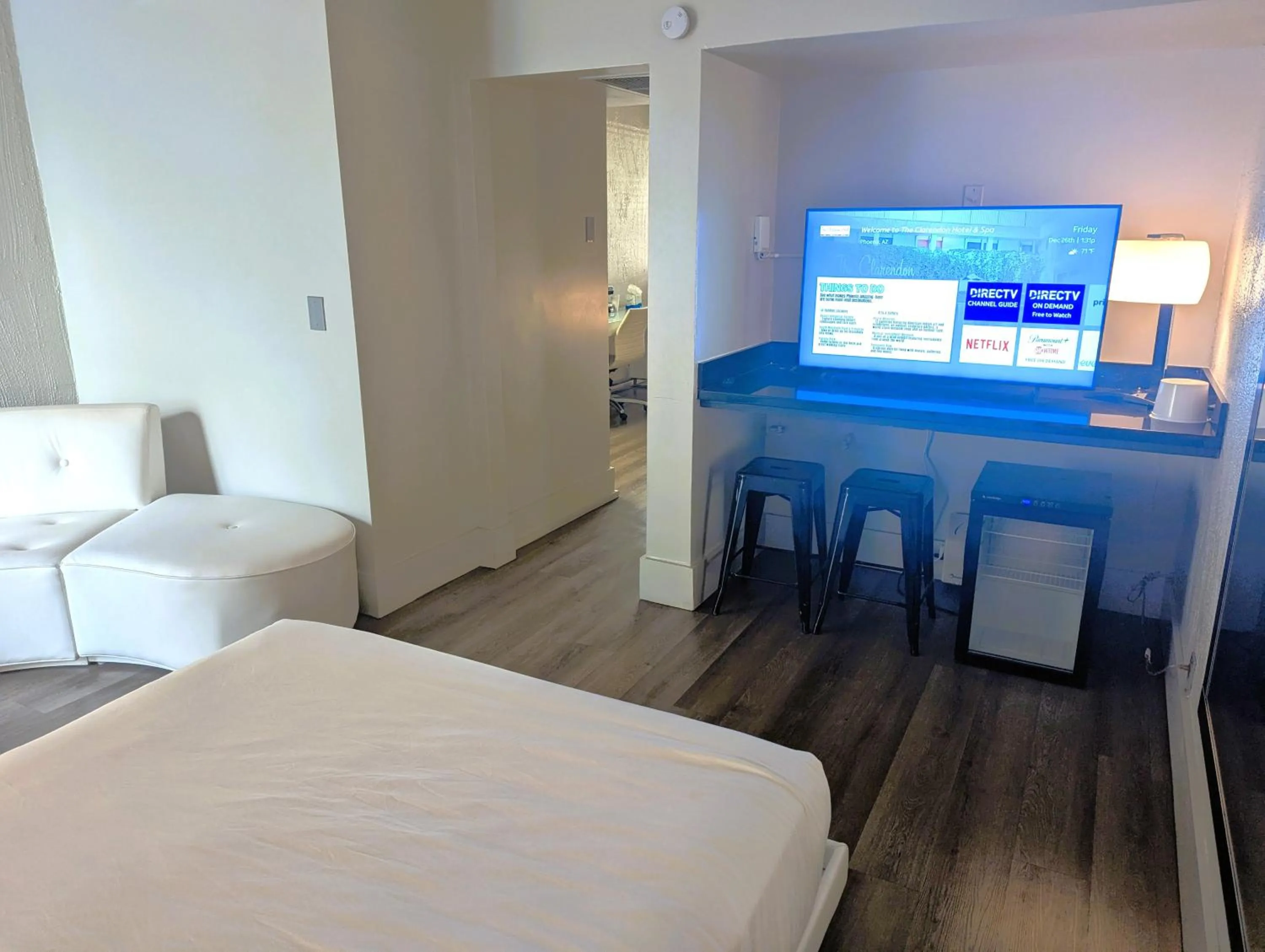 Seating area, Bed in The Clarendon Hotel & Spa, BW Signature Collection