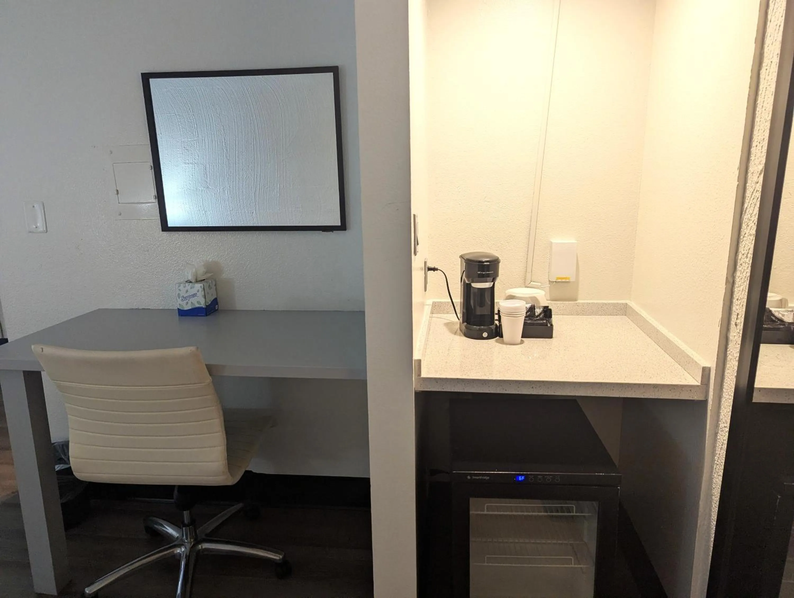 Coffee/tea facilities in The Clarendon Hotel & Spa, BW Signature Collection