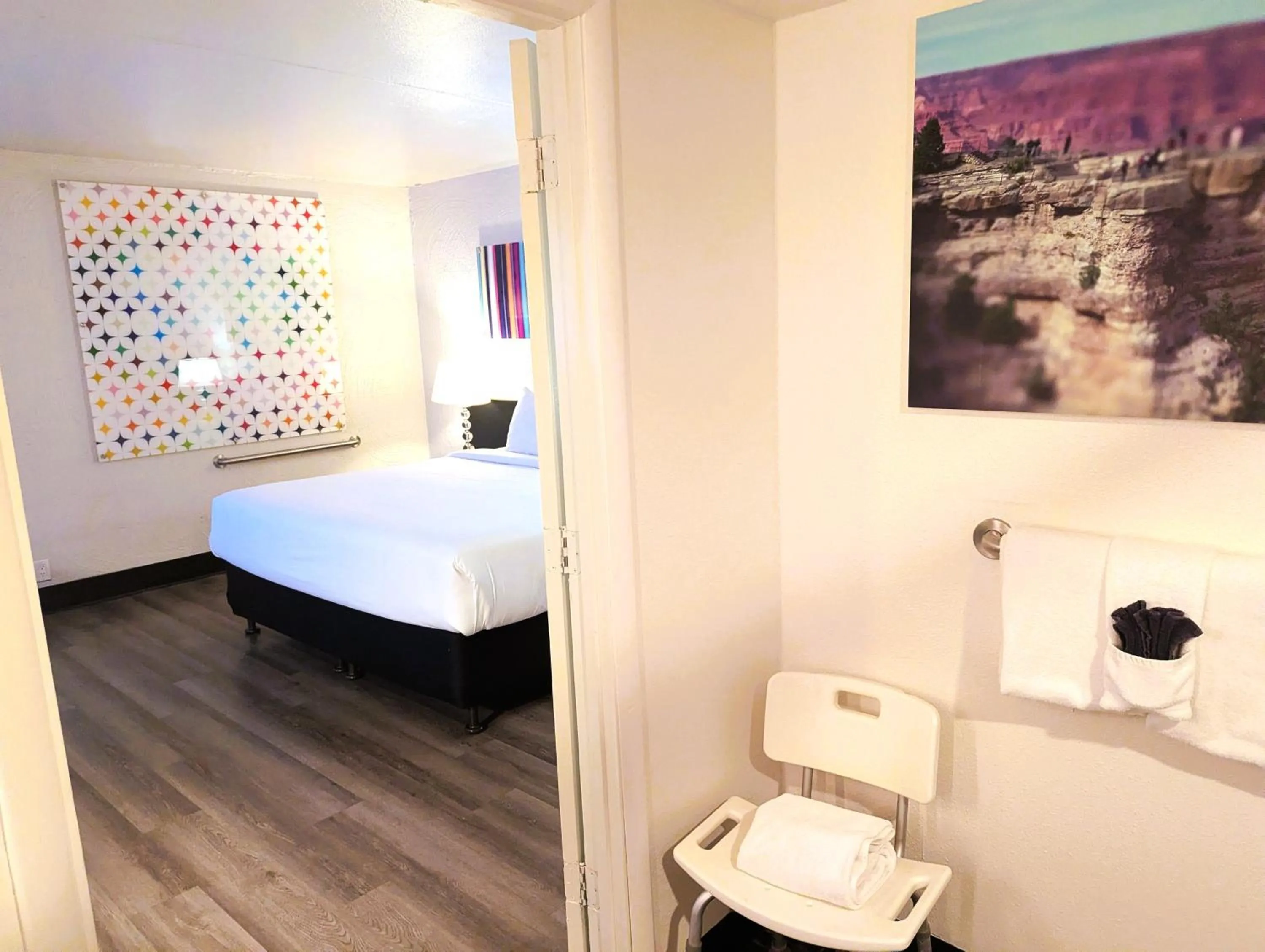 Bathroom, Bed in The Clarendon Hotel & Spa, BW Signature Collection