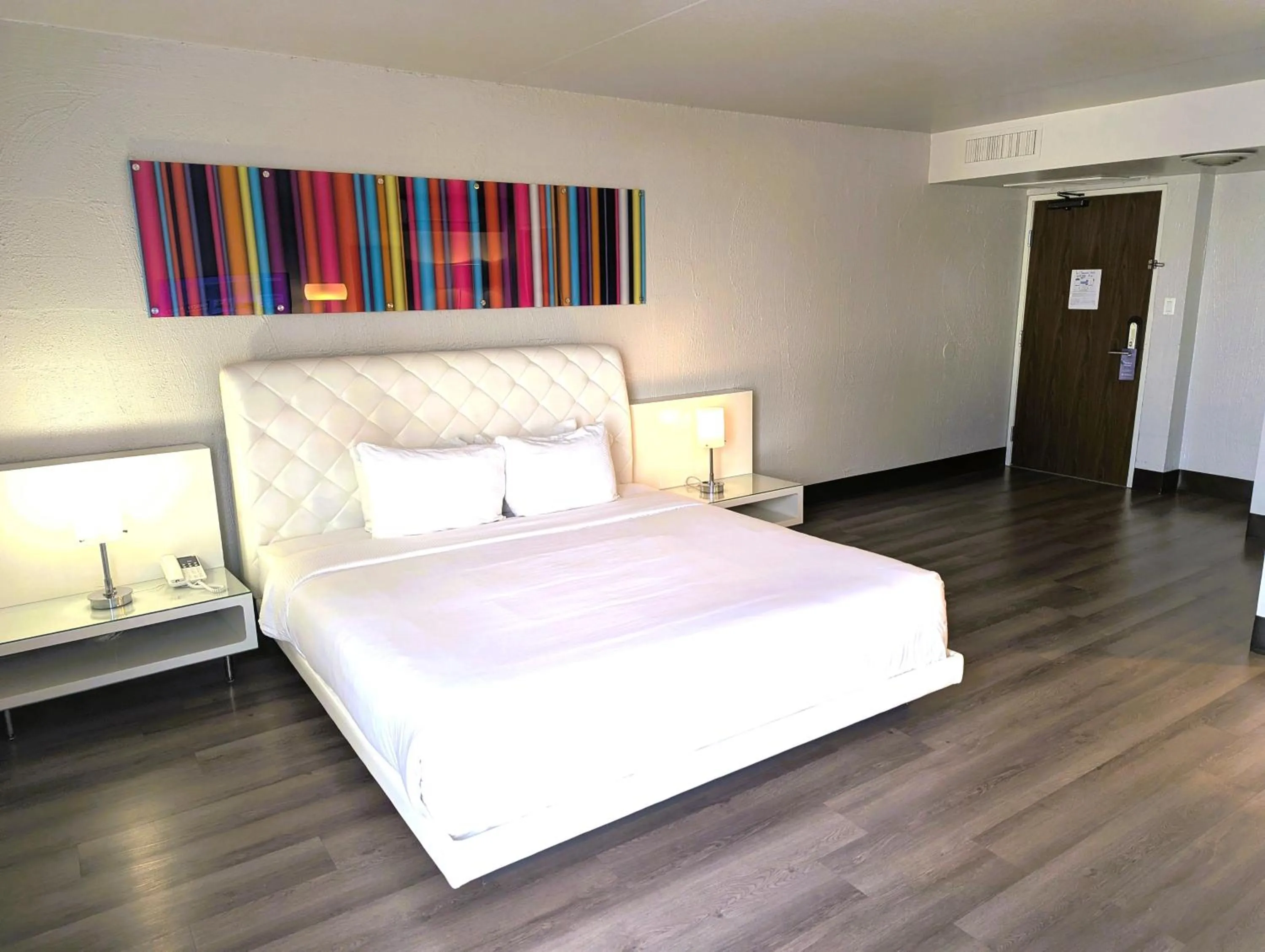 Bedroom, Bed in The Clarendon Hotel & Spa, BW Signature Collection