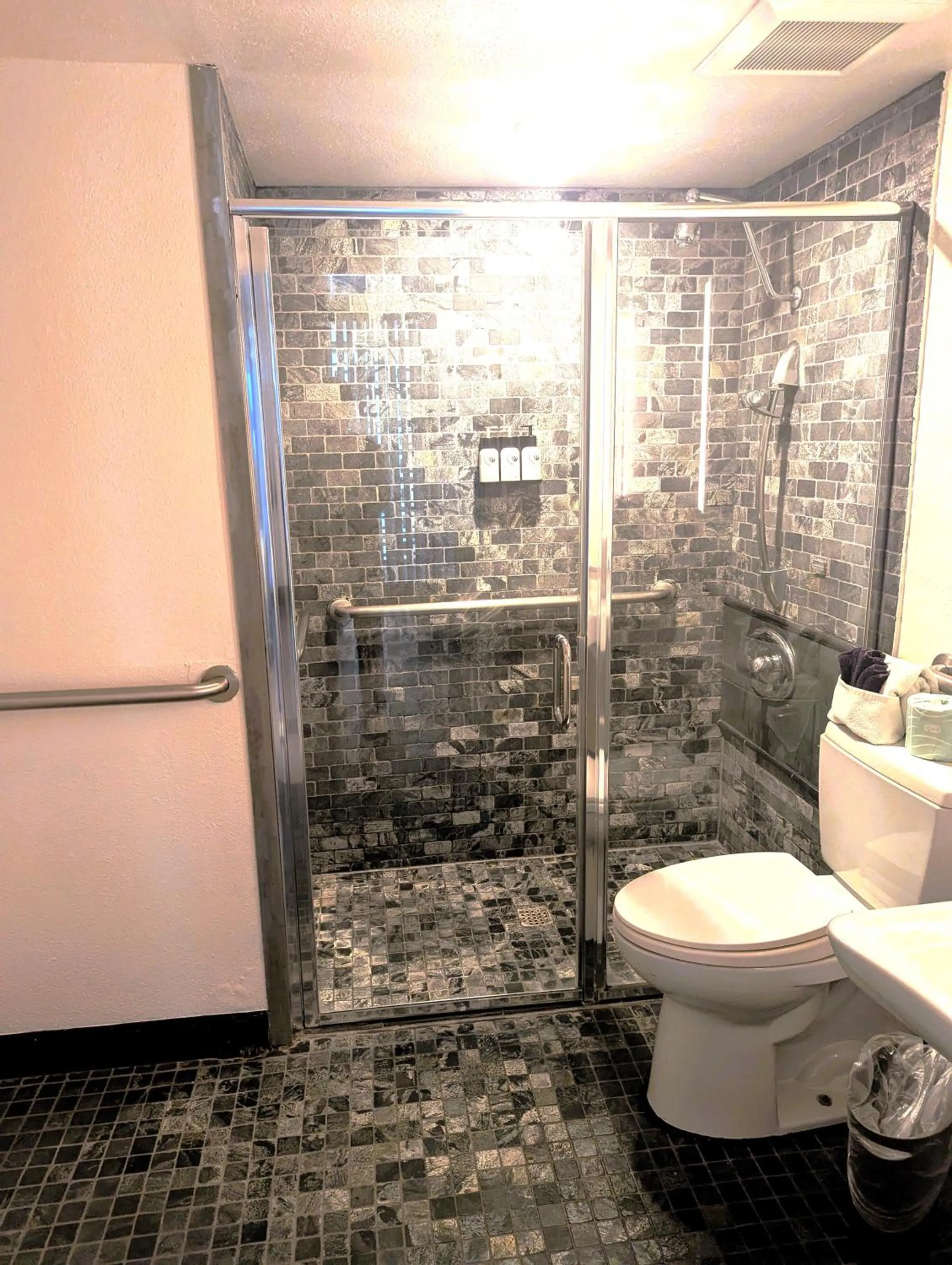 Bathroom in The Clarendon Hotel & Spa, BW Signature Collection