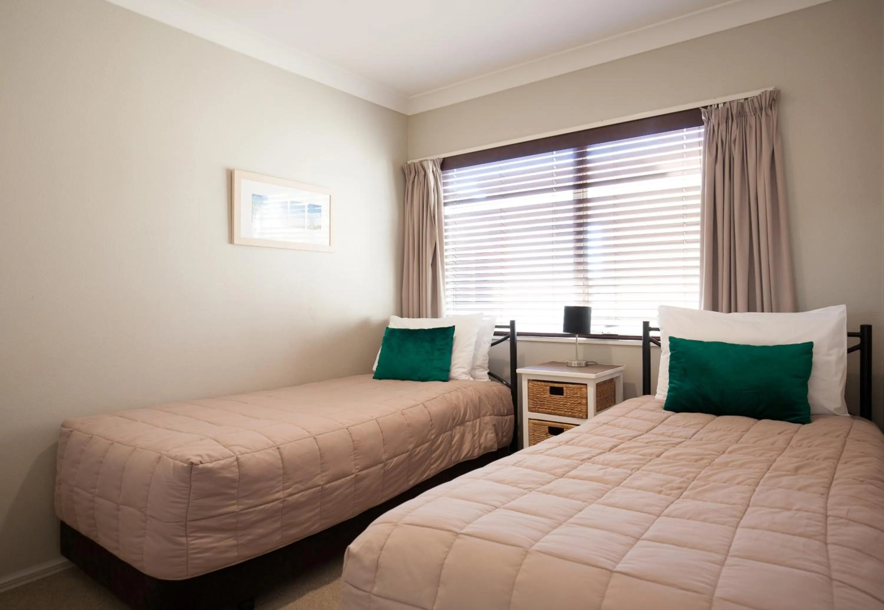 Bedroom, Bed in Pacific Palms Resort