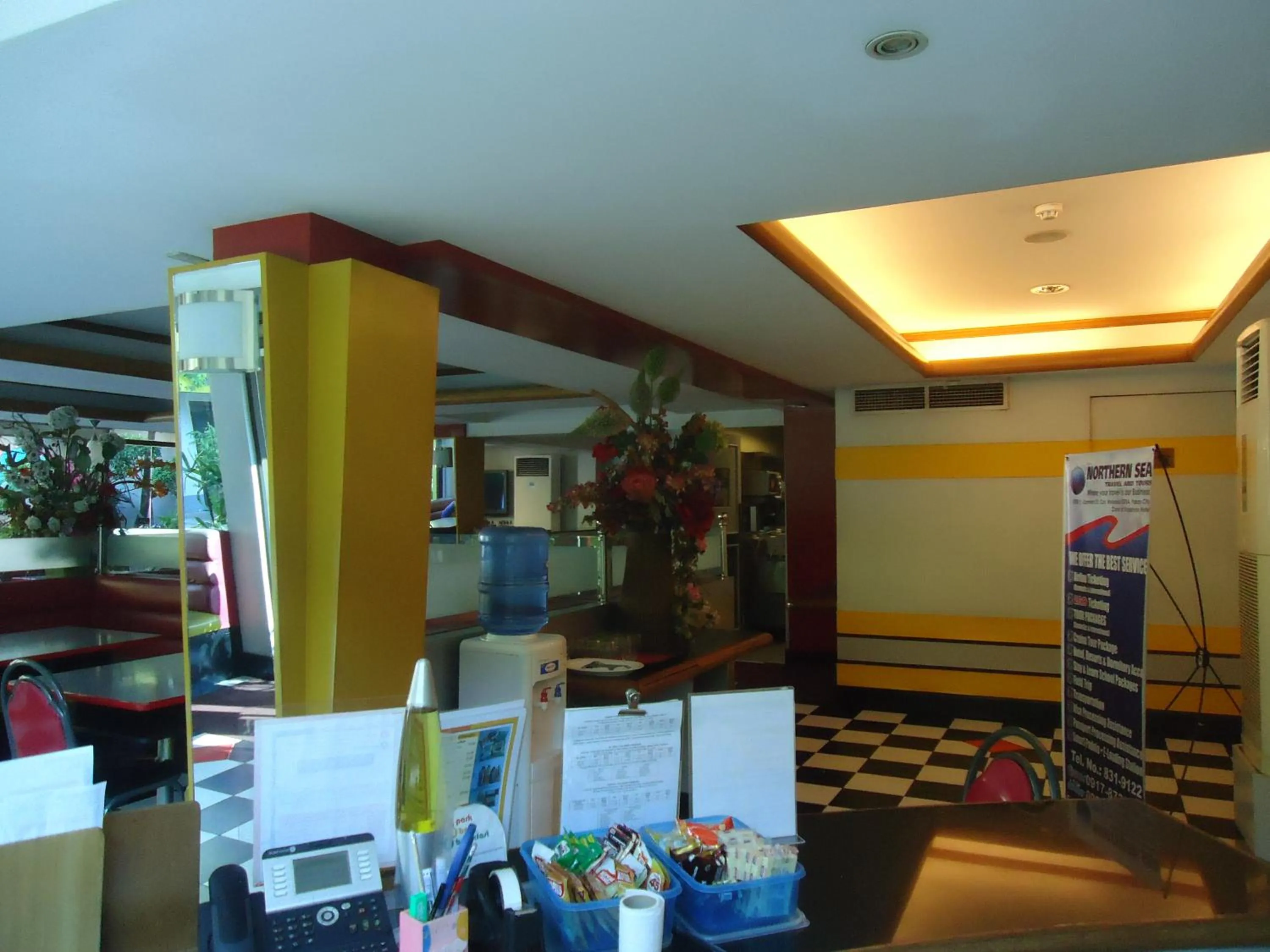 Restaurant/places to eat in Park Bed and Breakfast Hotel Pasay