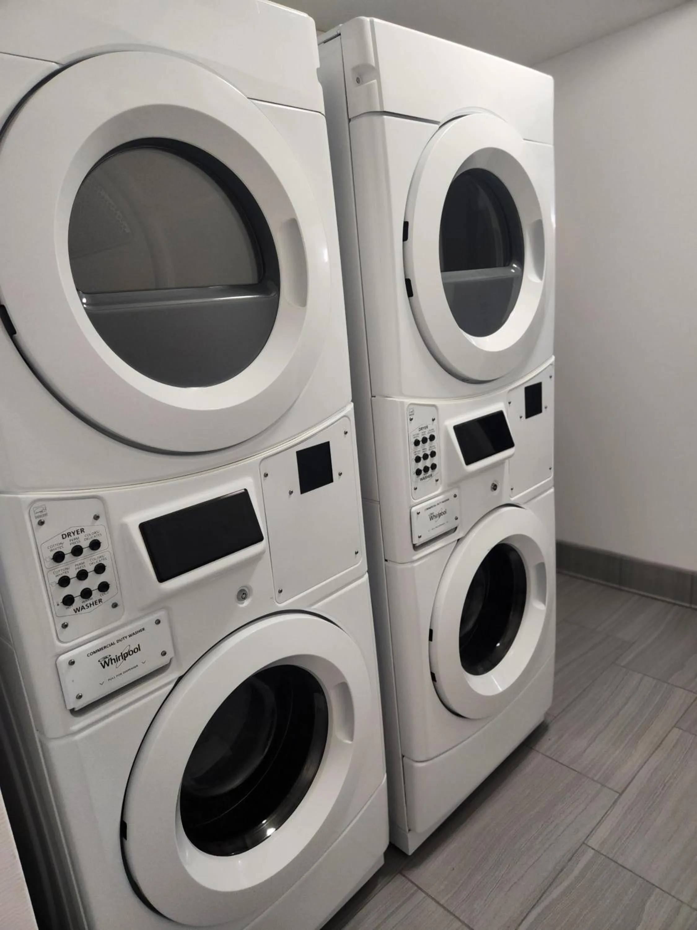 laundry in Four Points by Sheraton Kansas City Airport