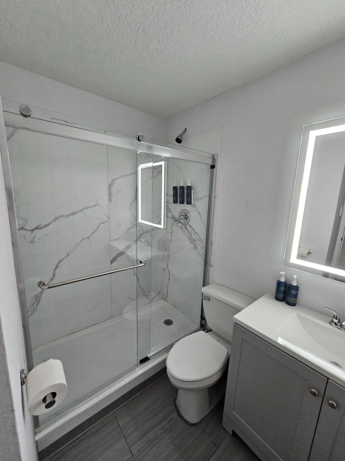 Bathroom in Four Points by Sheraton Kansas City Airport