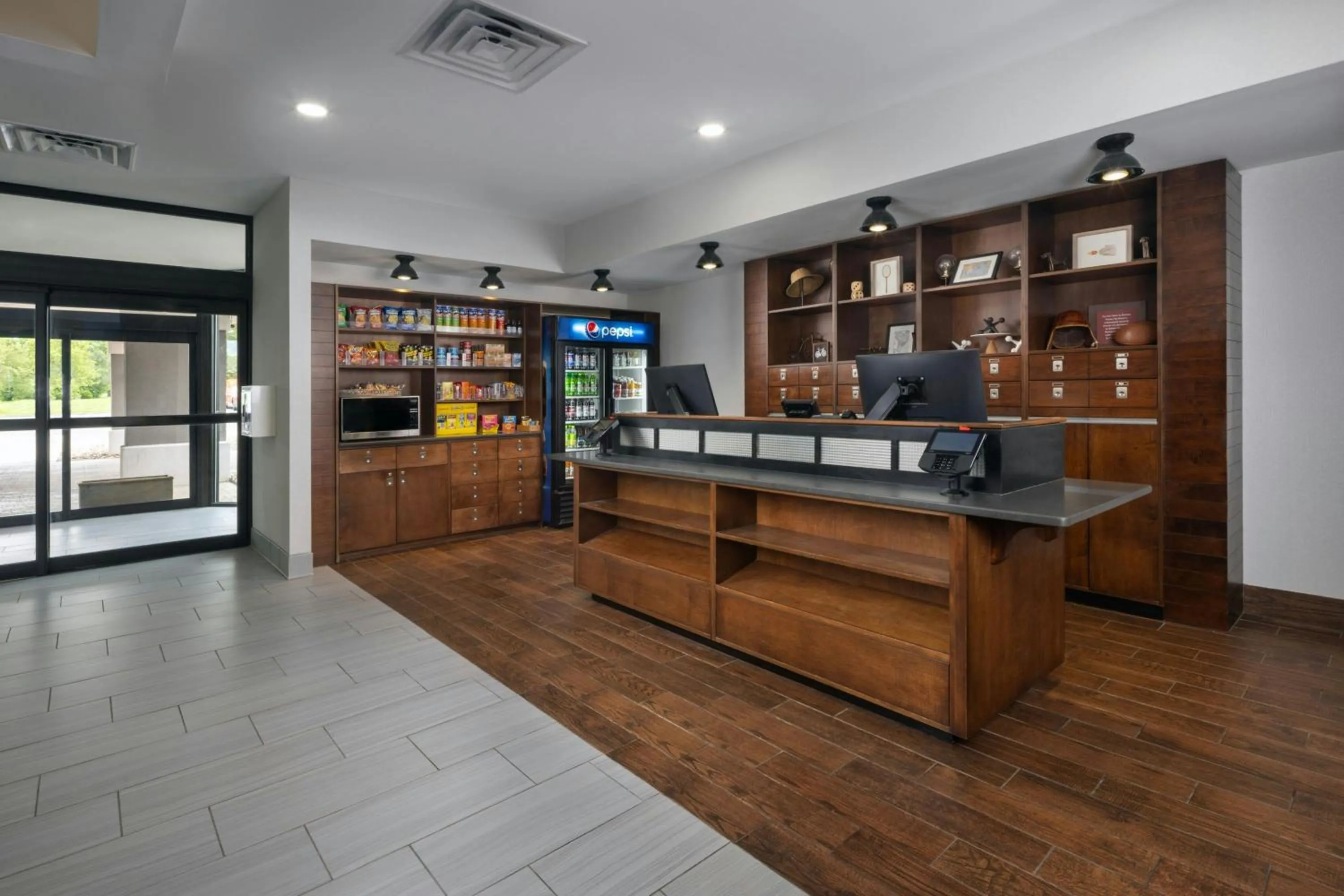 Lobby or reception in Four Points by Sheraton Kansas City Airport