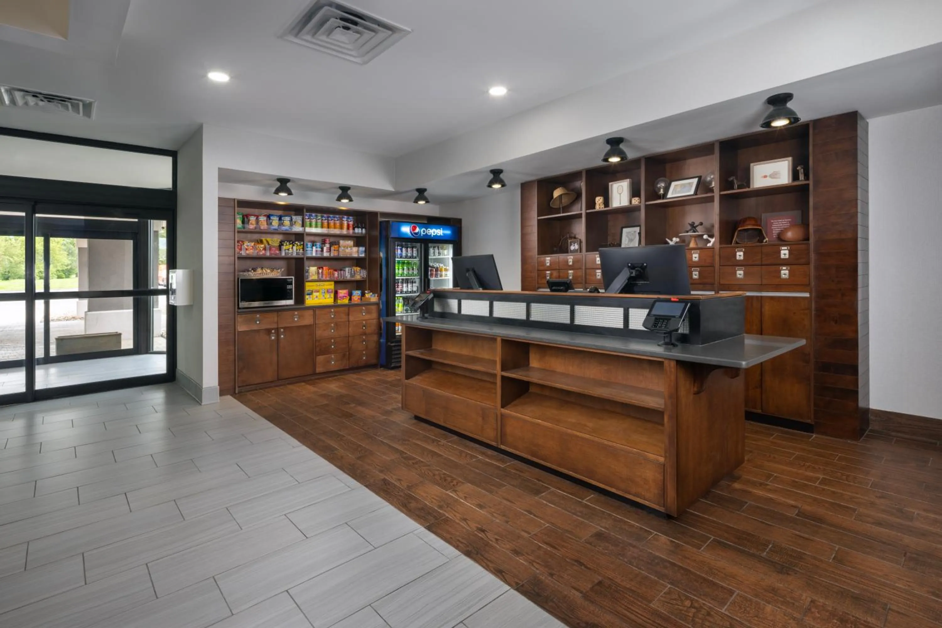 Lobby or reception in Four Points by Sheraton Kansas City Airport