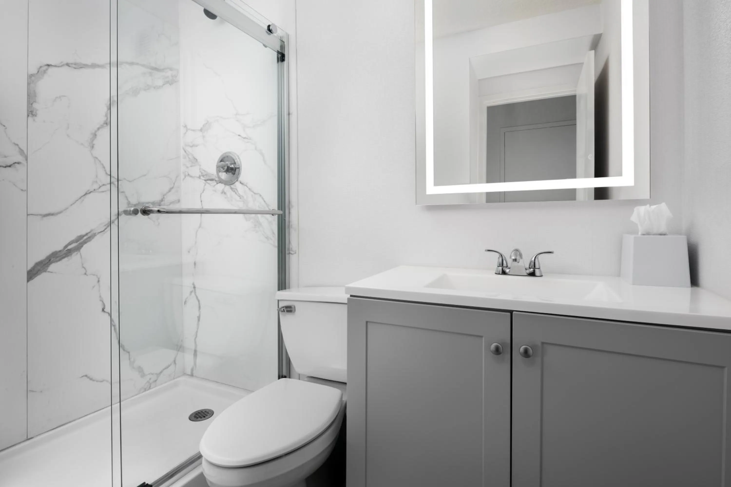 Shower in Four Points by Sheraton Kansas City Airport