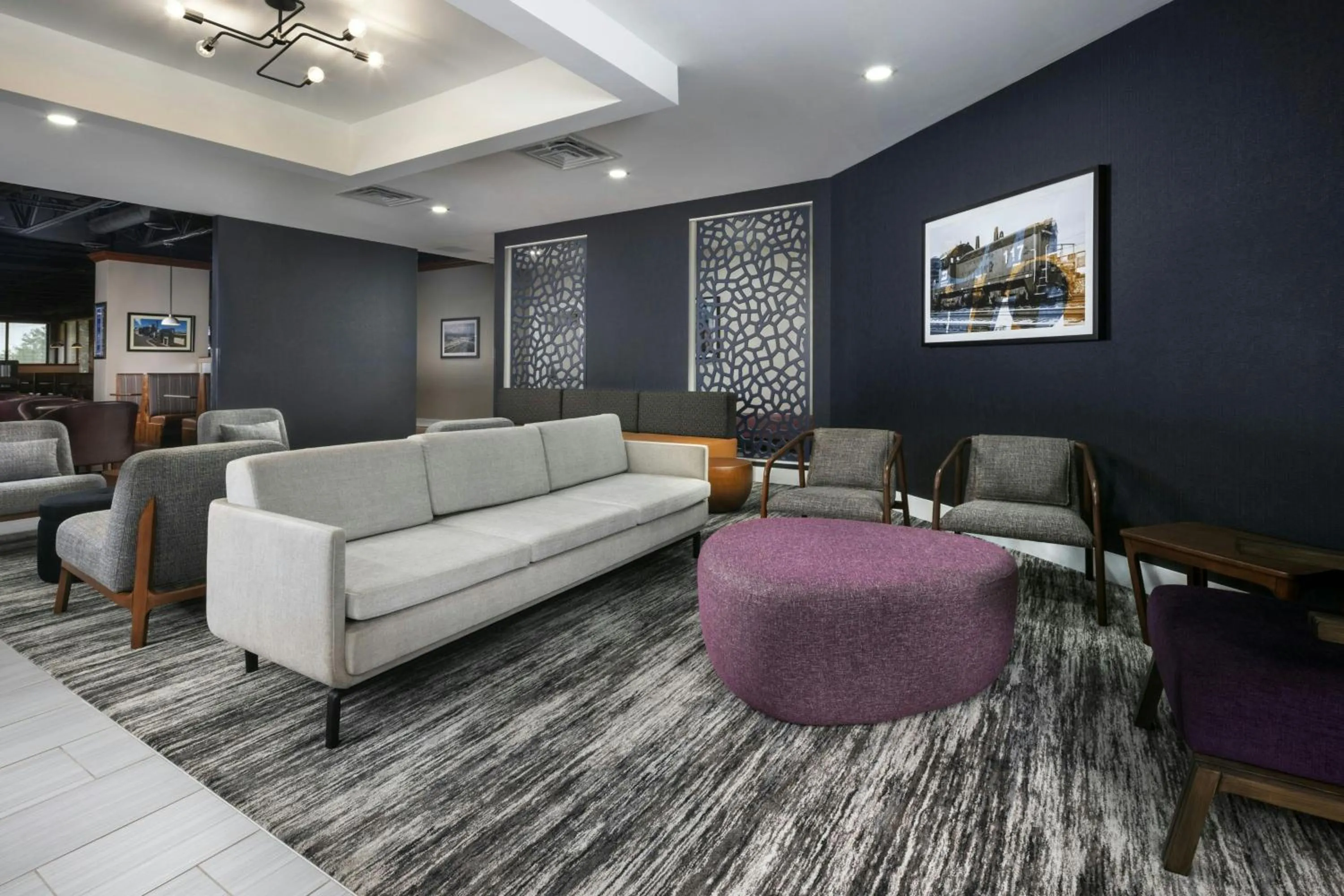 Lobby or reception in Four Points by Sheraton Kansas City Airport