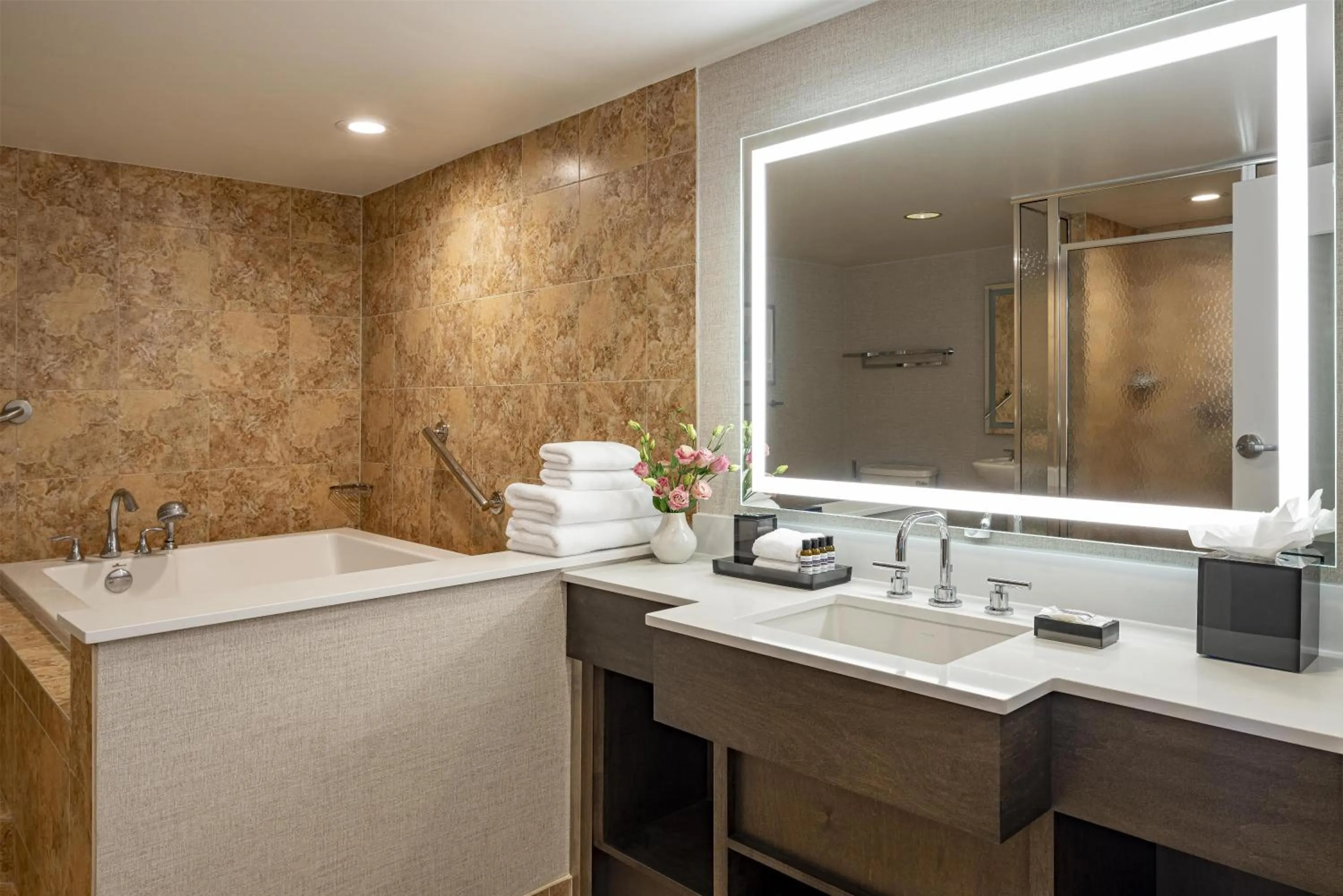 Bathroom in Hyatt Regency Orlando International Airport Hotel