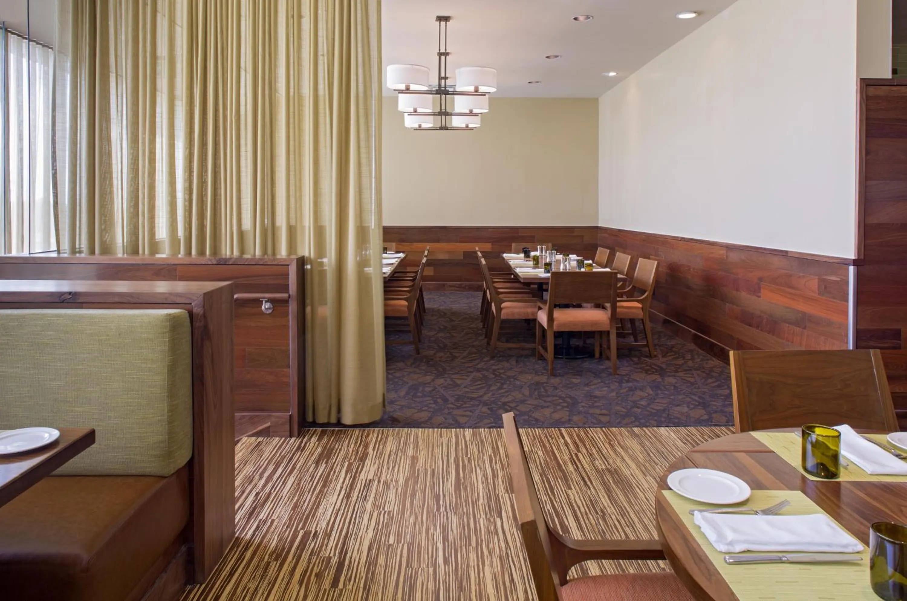 Restaurant/places to eat in Hyatt Regency Orlando International Airport Hotel