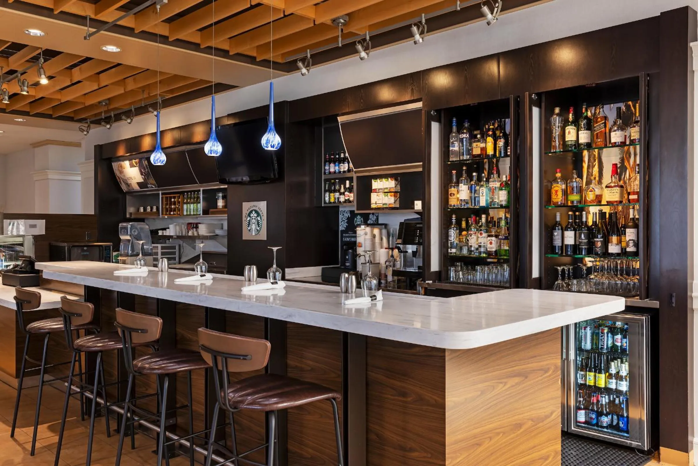 Restaurant/places to eat in Courtyard by Marriott Baldwin Park