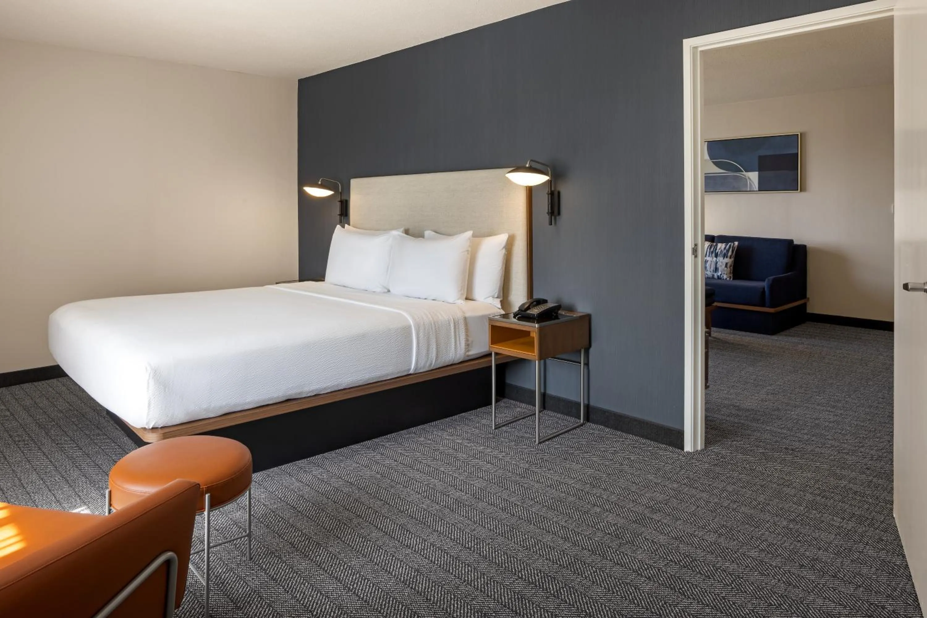 Bedroom, Bed in Courtyard by Marriott Baldwin Park