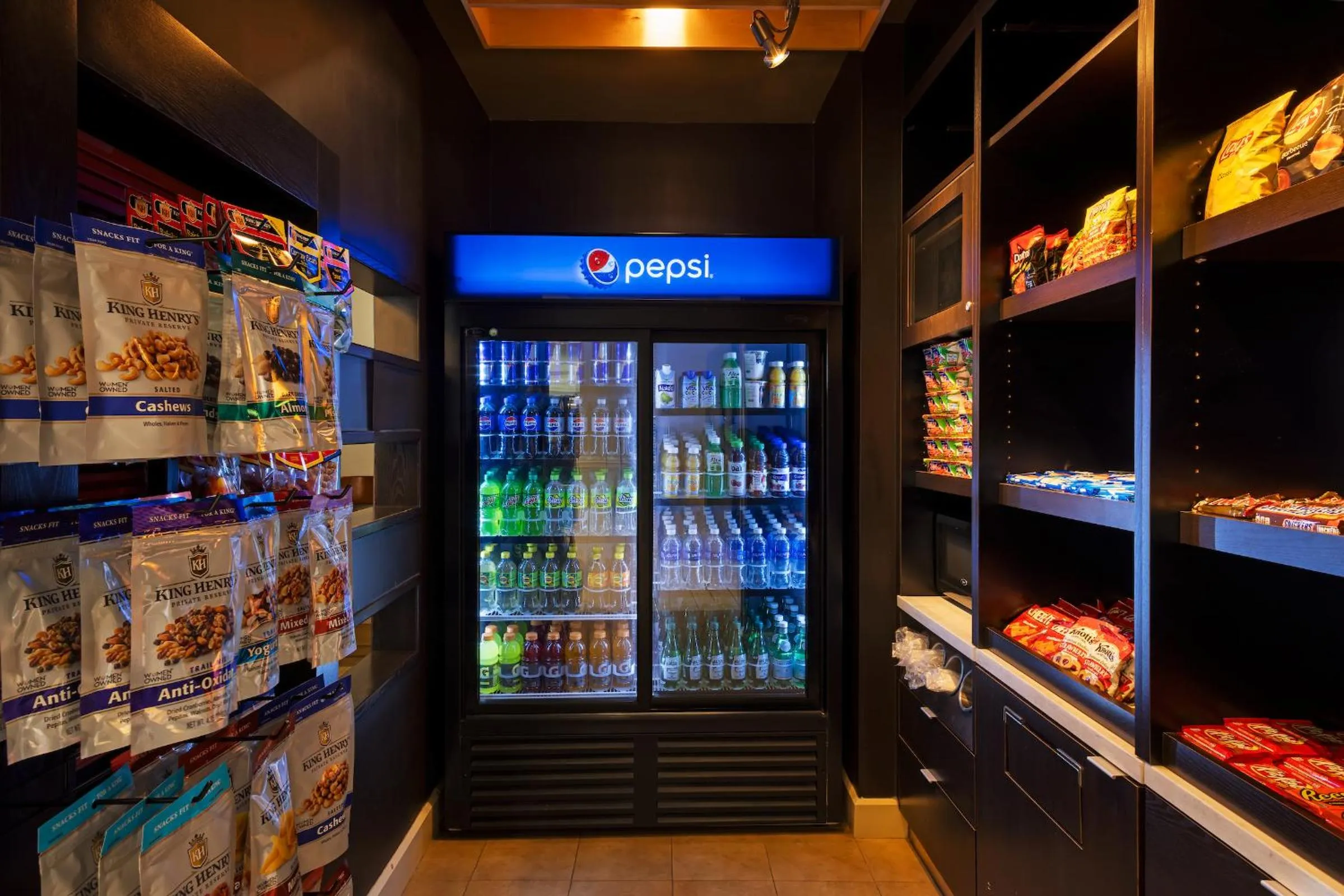 Food in Courtyard by Marriott Baldwin Park