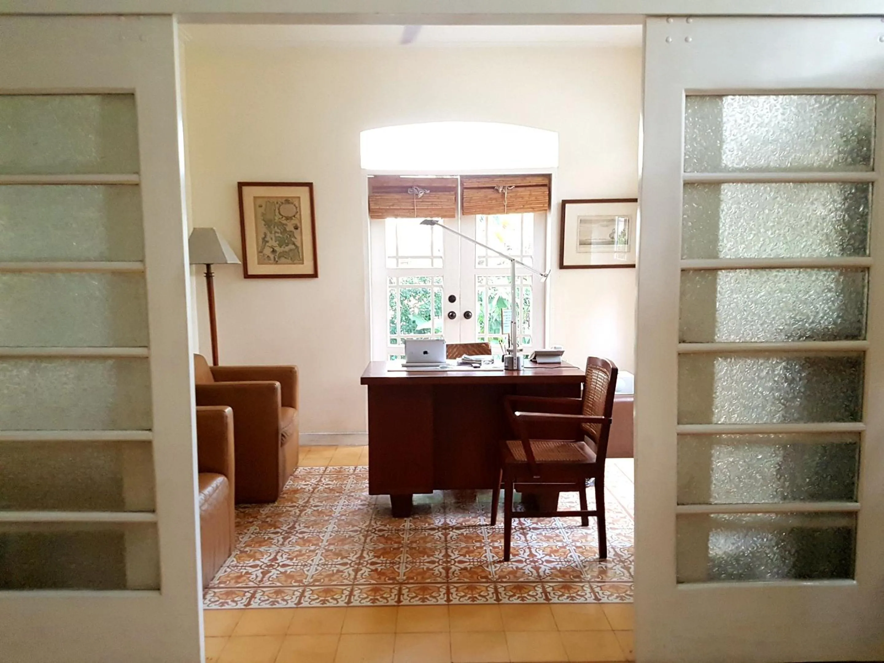 Lobby or reception in Charming La Casita Mercedes, 5Br and 5TB for Family and Friends Staycation- Read Listing Info