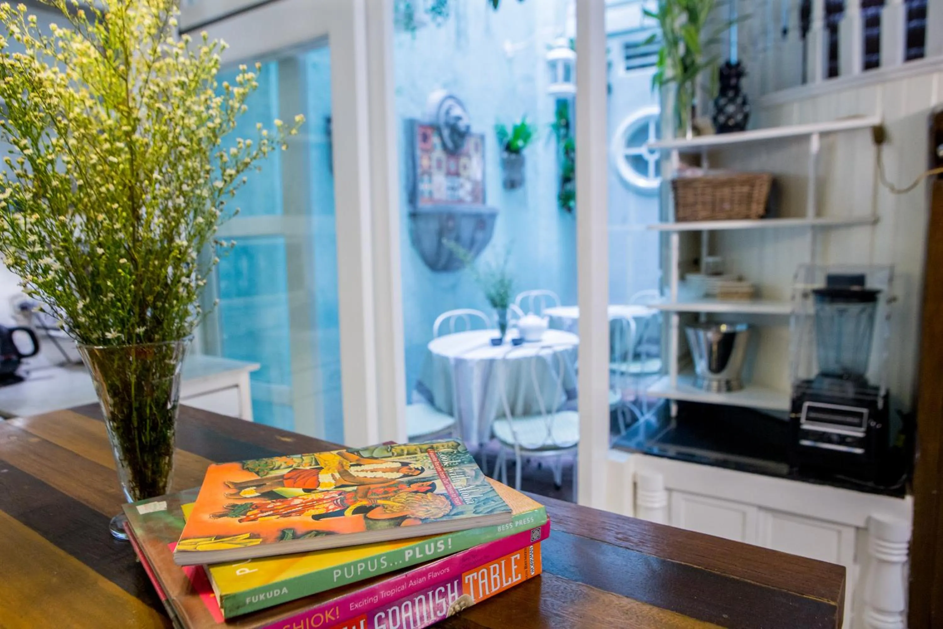 Charming La Casita Mercedes, 5Br and 5TB for Family and Friends Staycation- Read Listing Info