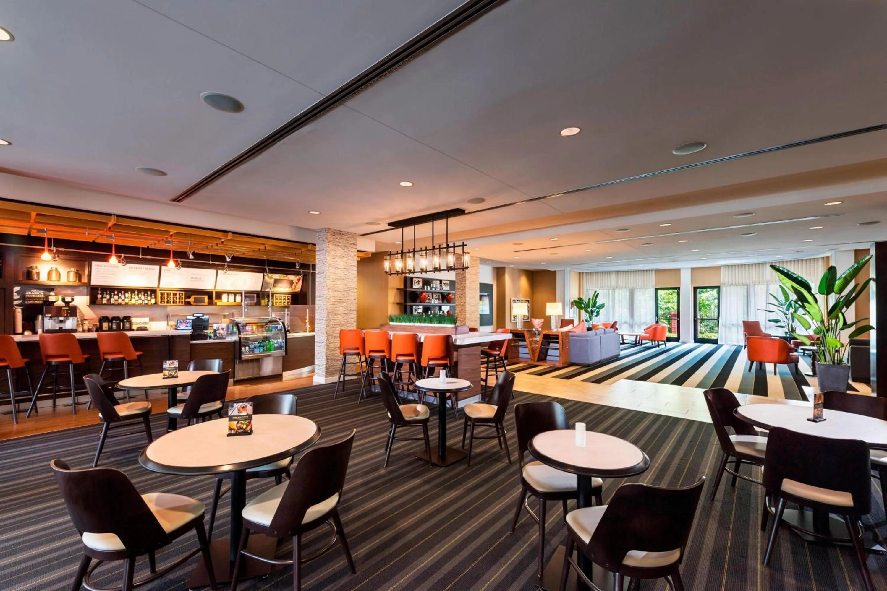 Restaurant/places to eat in Courtyard by Marriott Atlanta Buford Mall of Georgia