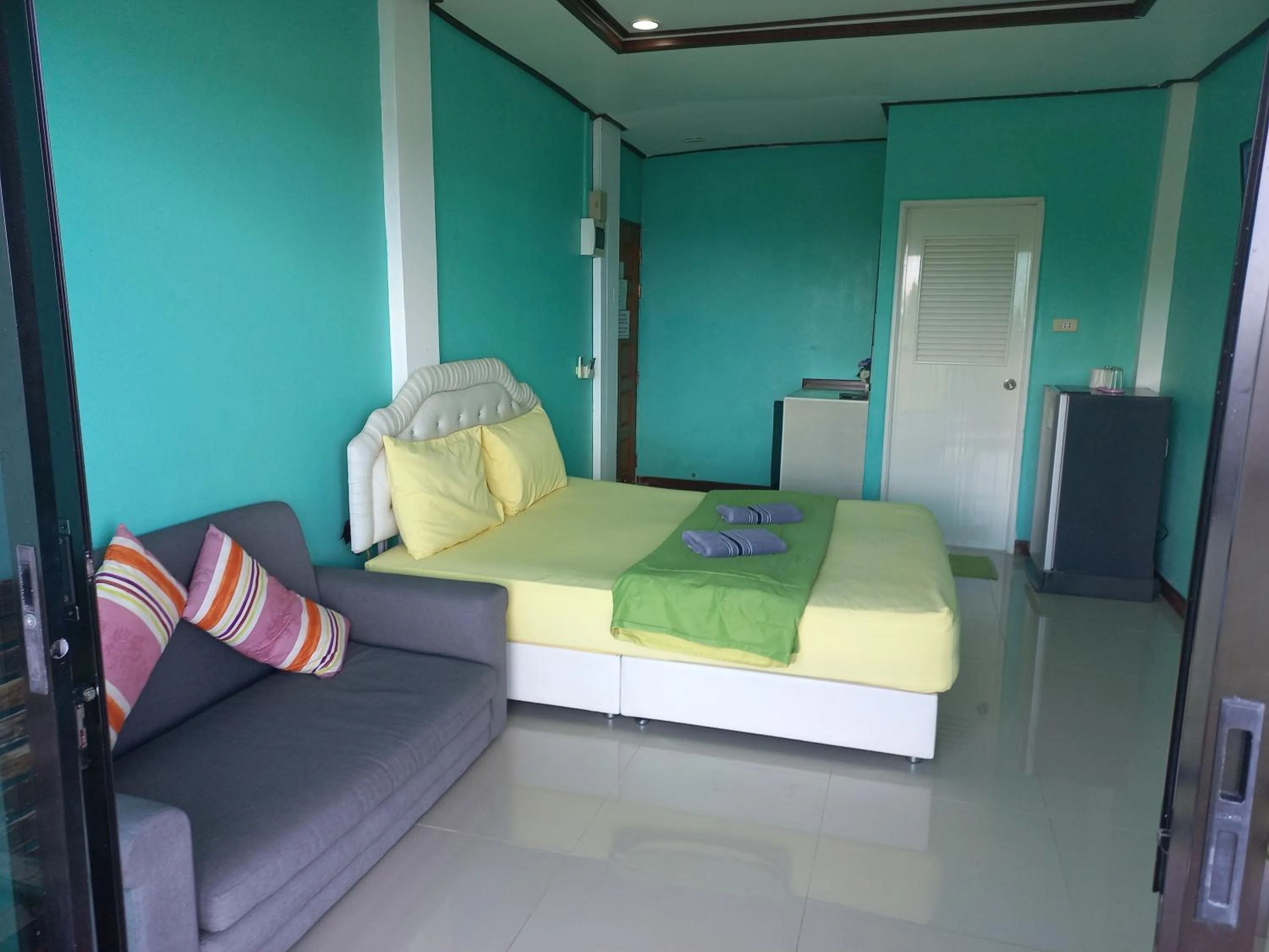 Bed in Ocean View Resort - Koh Sichang