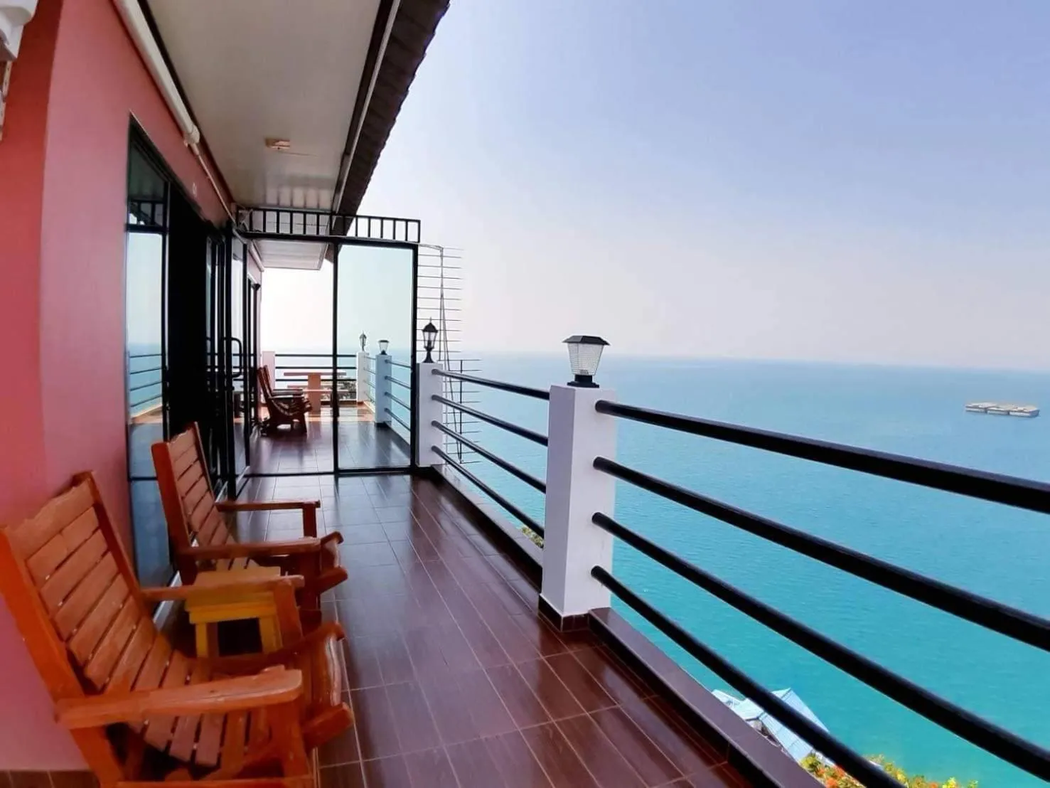 Ocean View Resort - Koh Sichang