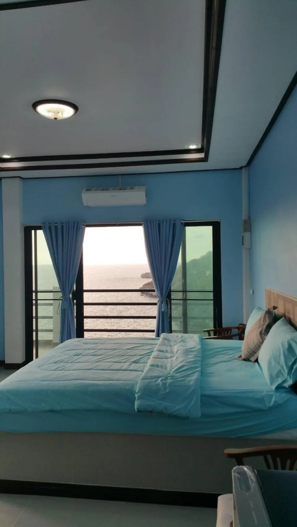 Bed in Ocean View Resort - Koh Sichang