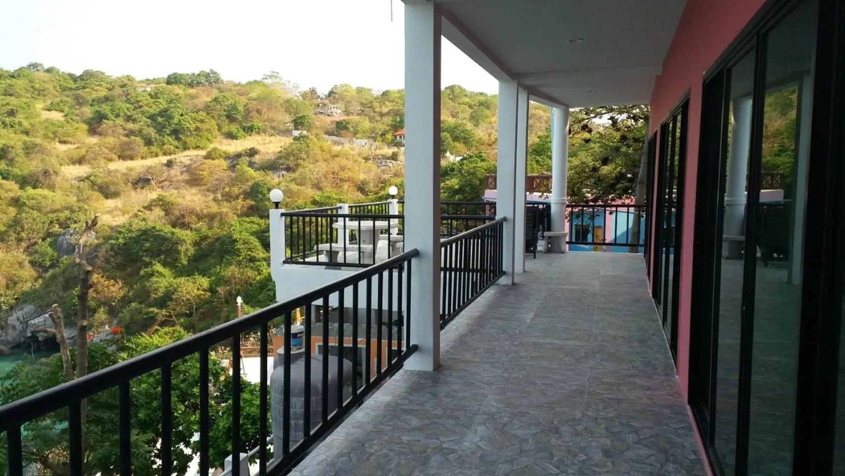 Ocean View Resort - Koh Sichang