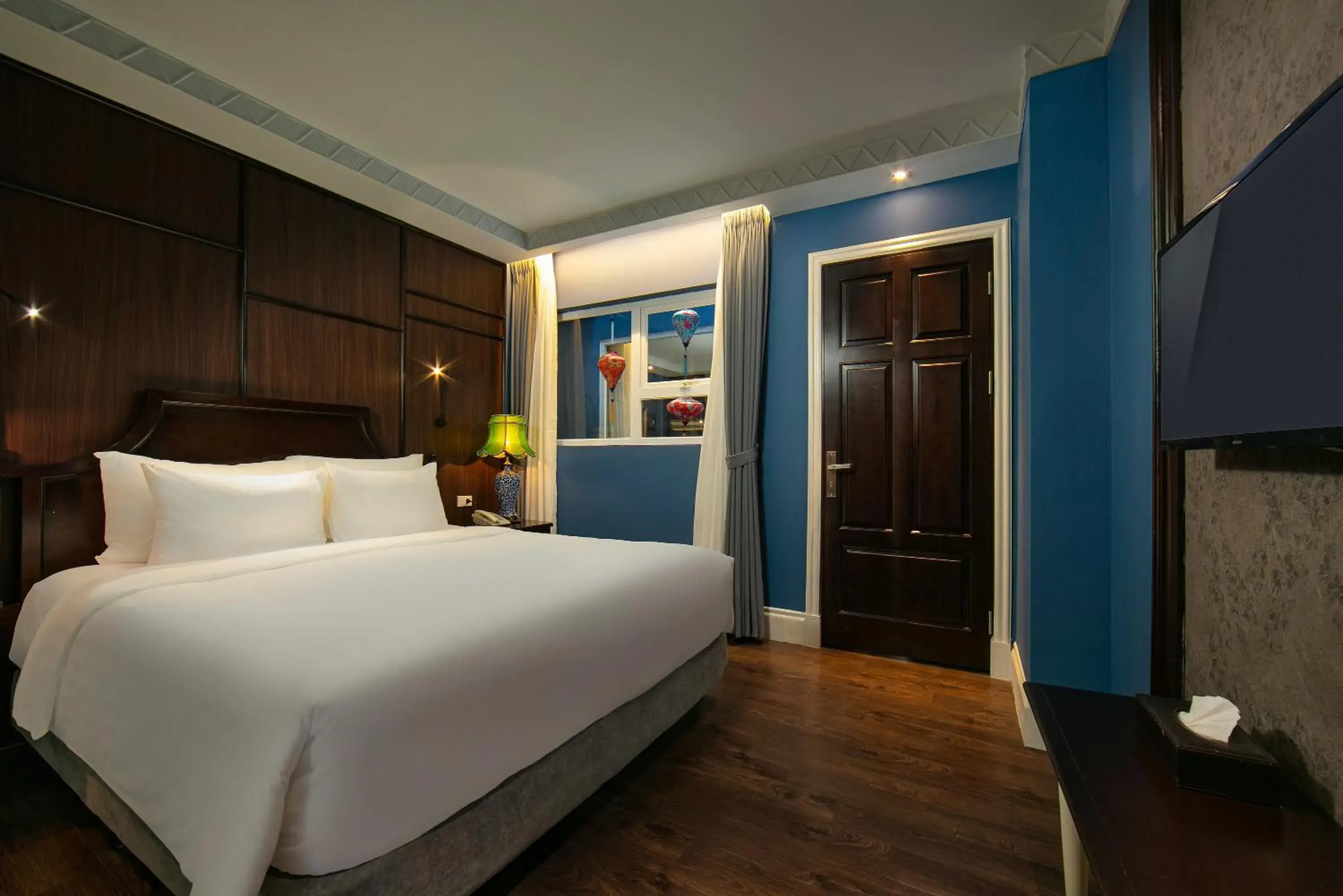 Deluxe Double Room with Internal Window in O'Gallery Premier Hotel & Spa Deluxe Double Room with Internal Window in O'Gallery Premier Hotel & Spa