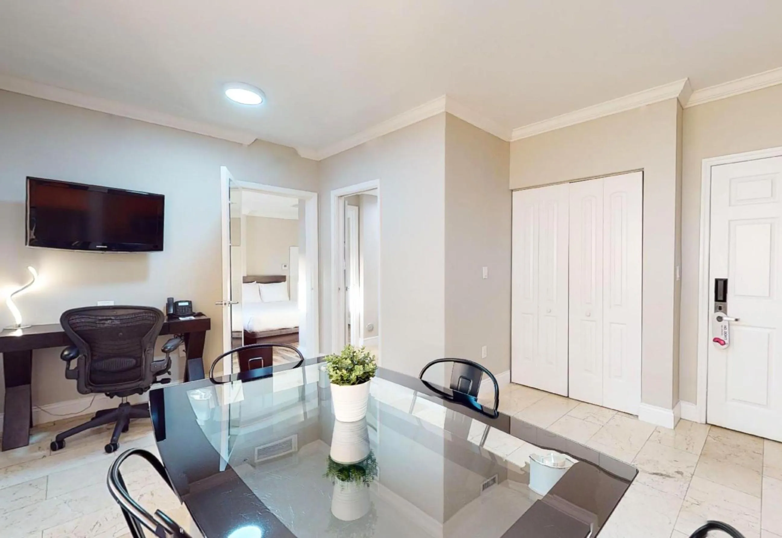 Living room in Nuvo Suites Hotel - Miami Doral