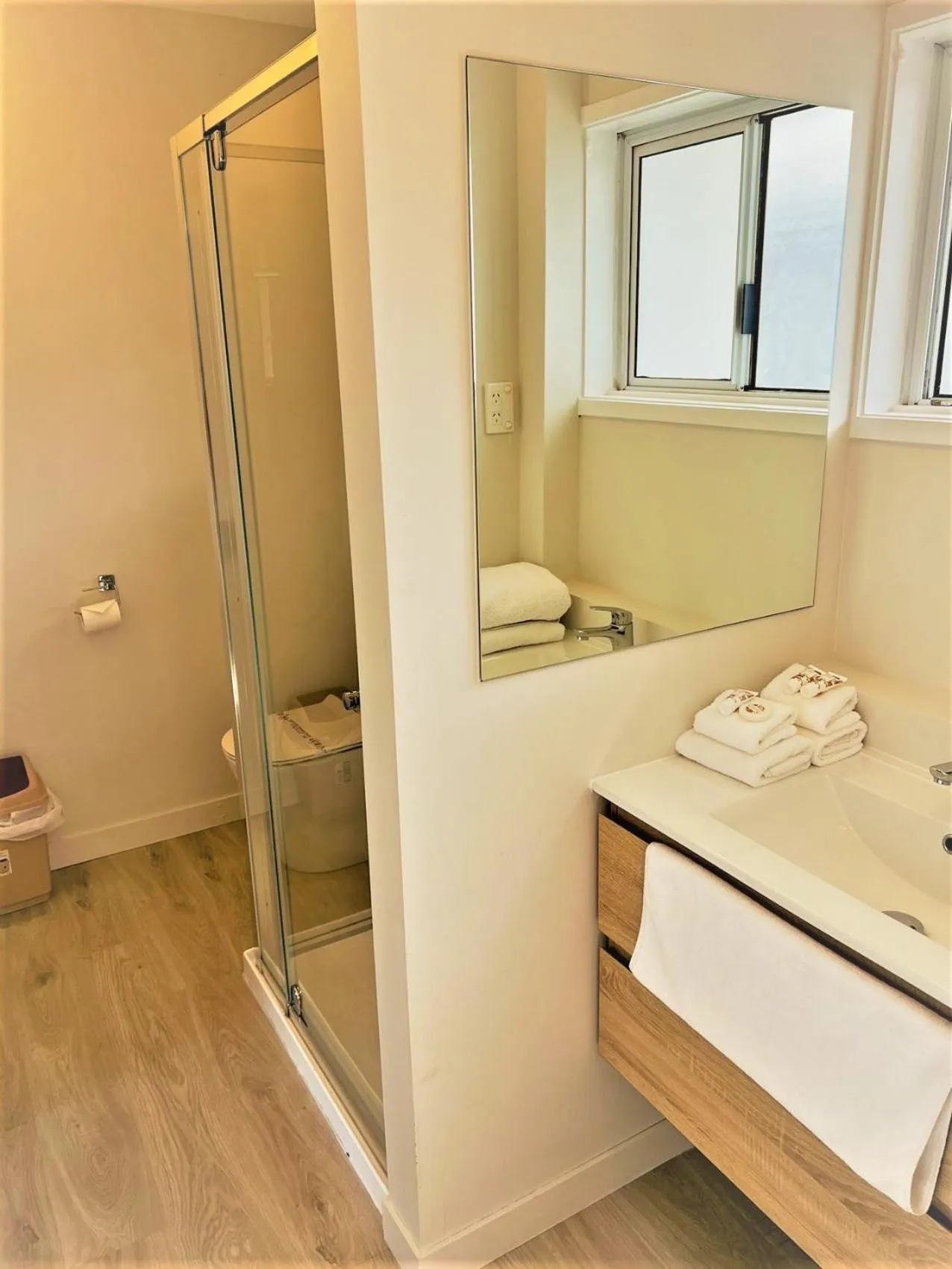 Shower in Ranfurly Evergreen Motel