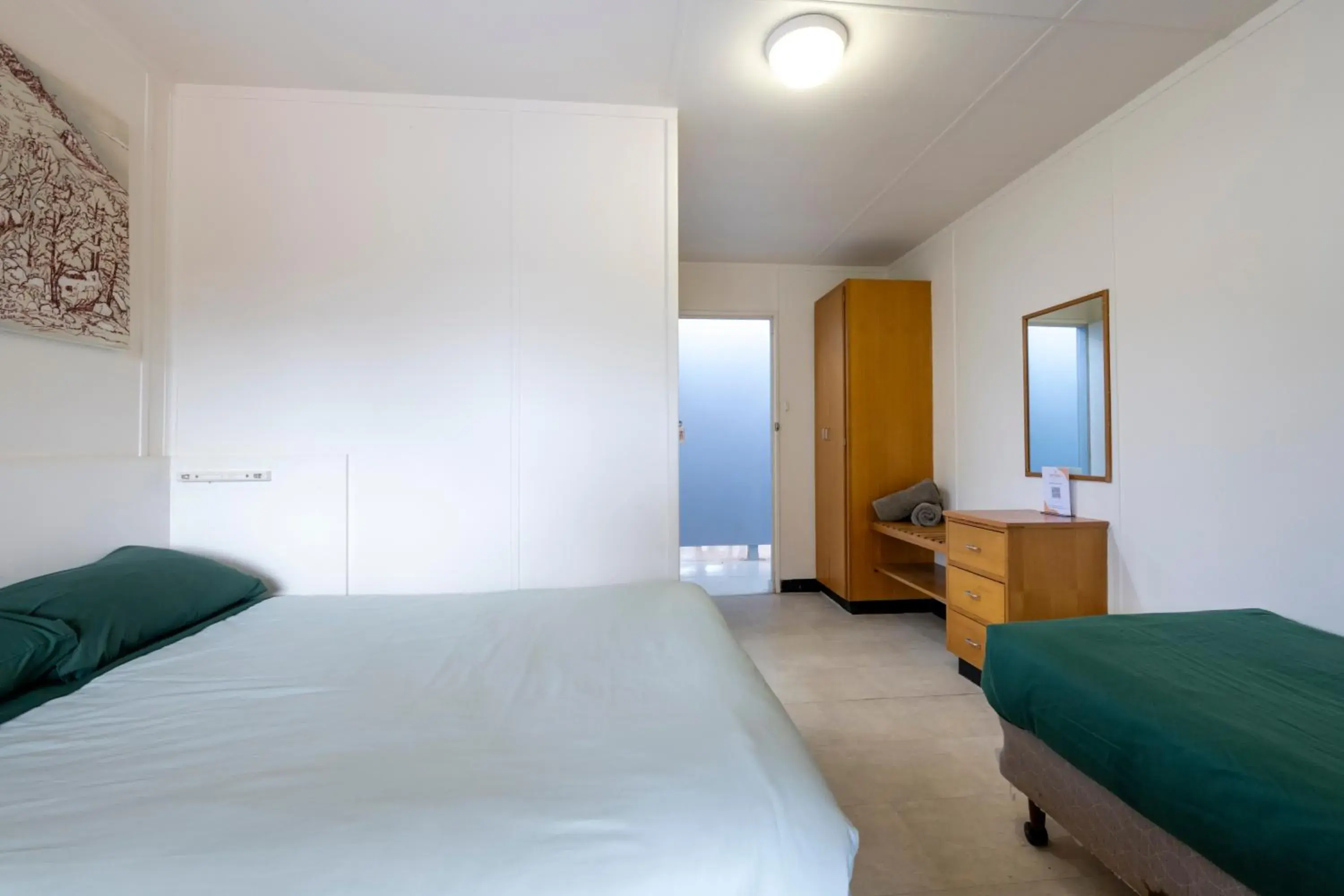 Budget Triple Room with Shower - Greenwood in Arkaroola Wilderness Sanctuary Budget Triple Room with Shower - Greenwood in Arkaroola Wilderness Sanctuary