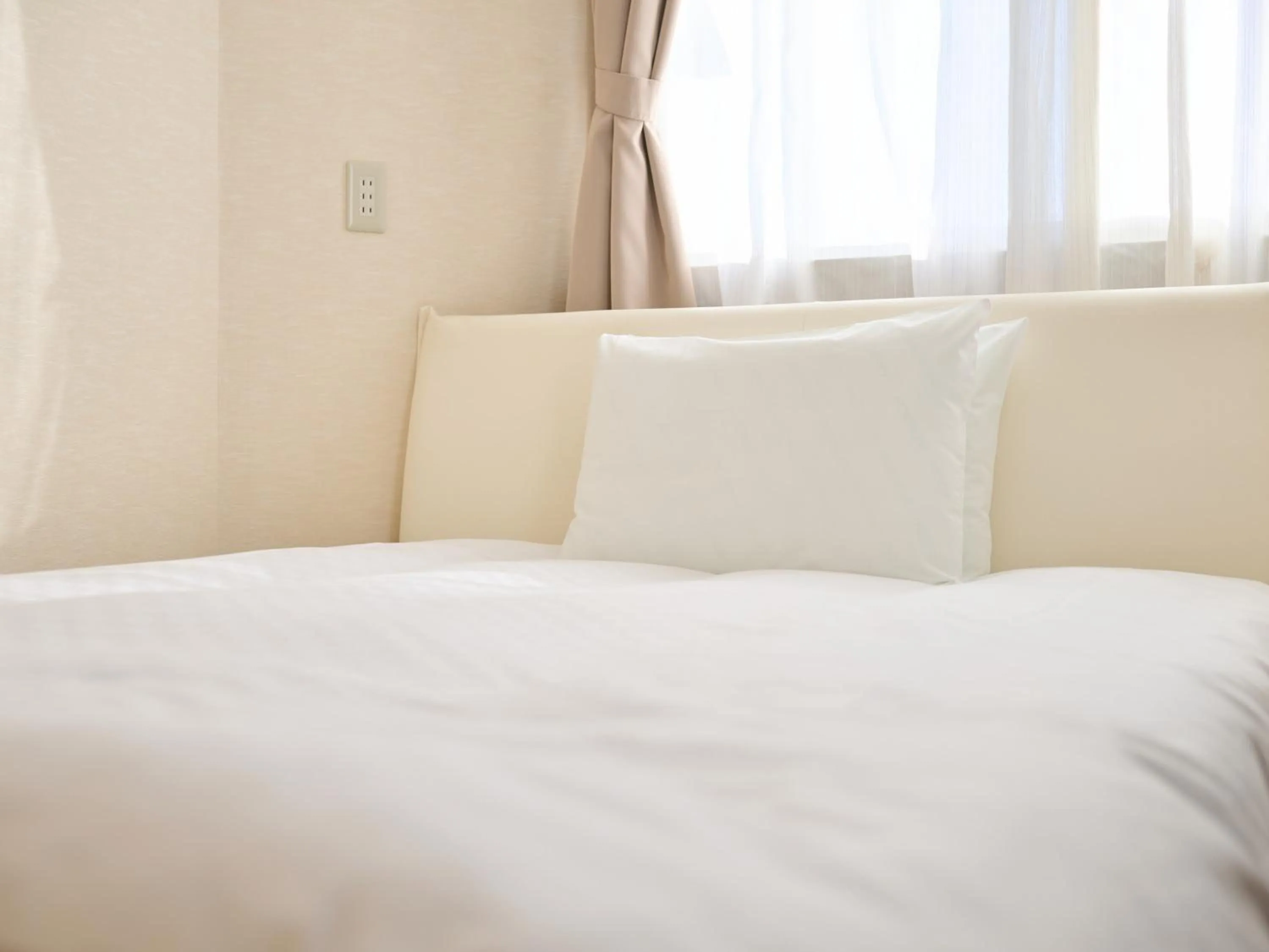 Photo of the whole room, Bed in Okasan Hotel