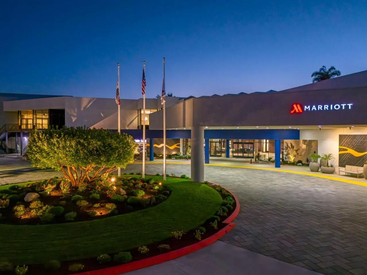 Facade/entrance in Ventura Beach Marriott