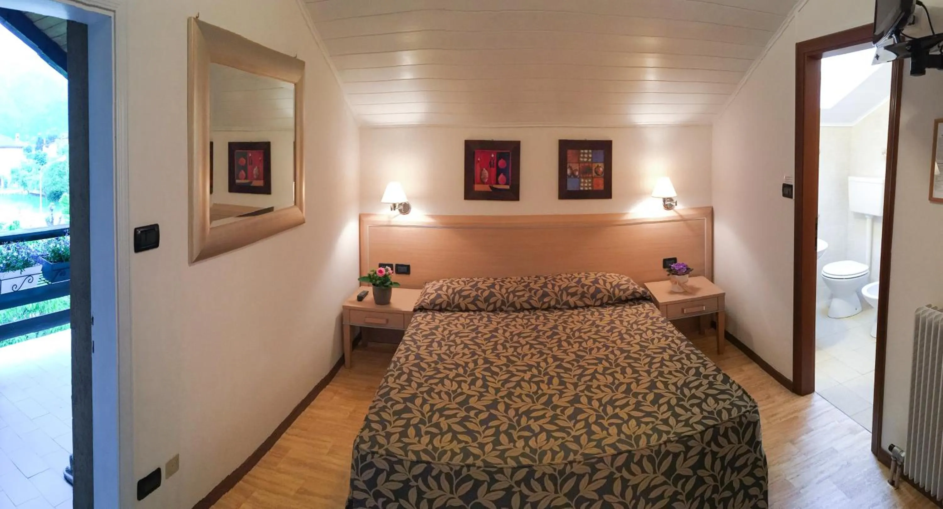 Photo of the whole room in Hotel Monte Cimone