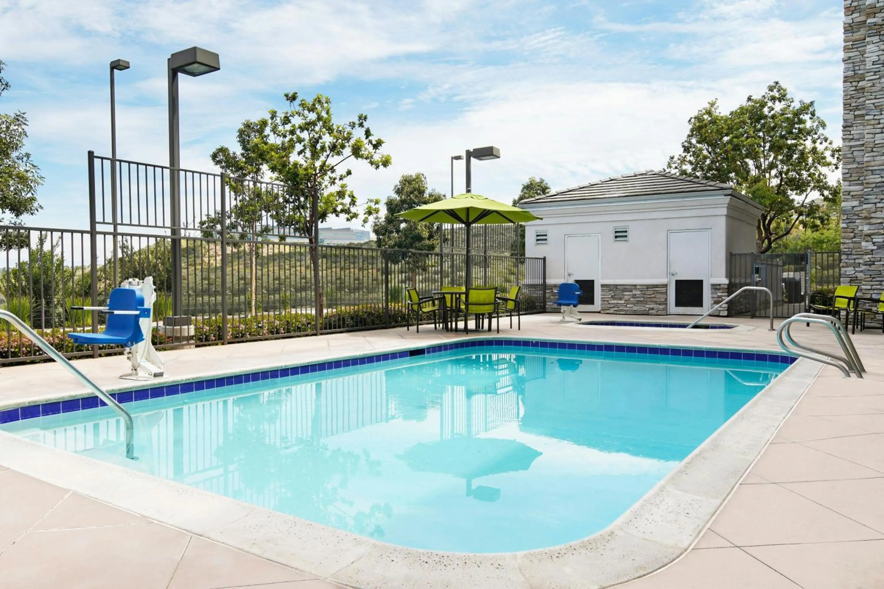 Swimming pool in SpringHill Suites San Diego Rancho Bernardo/Scripps Poway