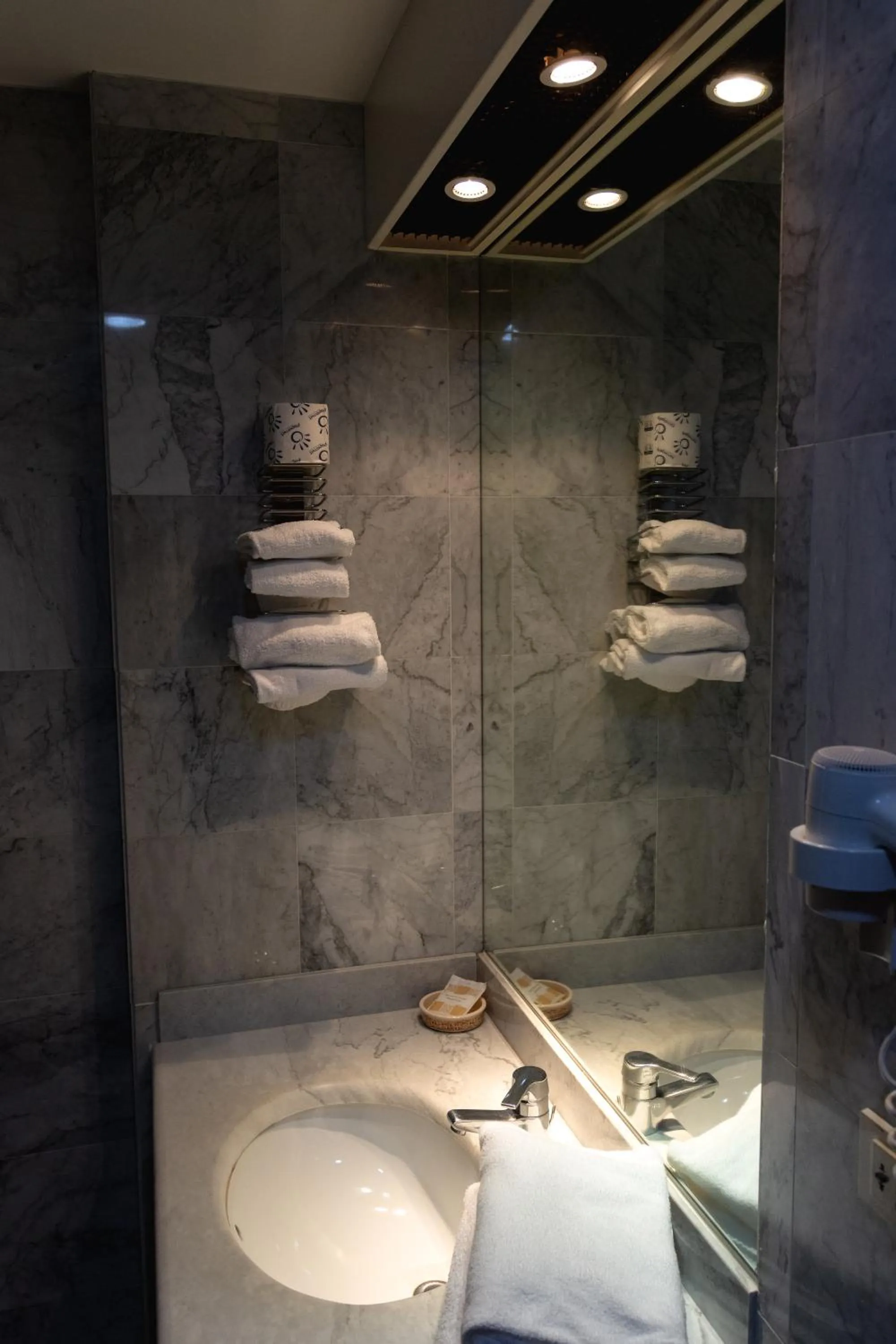 Bathroom in Hotel San Nicola