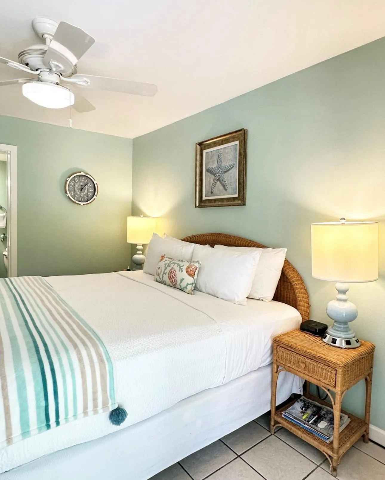 Bed in Westwinds Inn