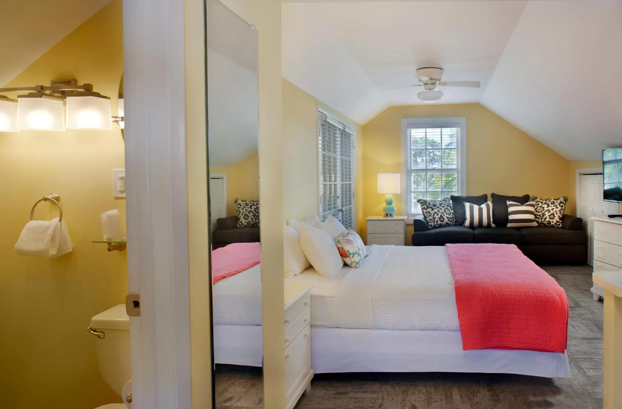 Bed in Westwinds Inn