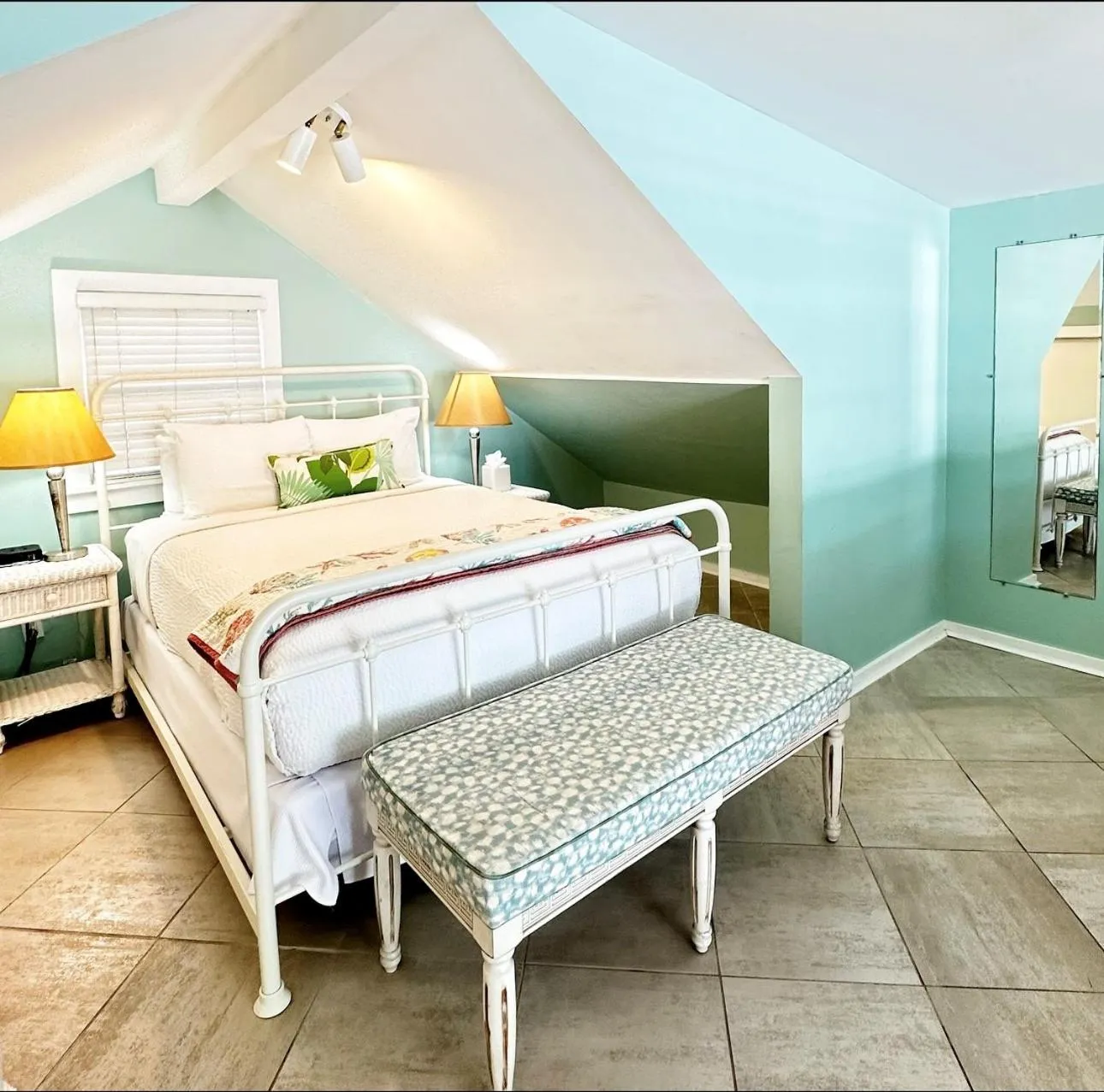 Bed in Westwinds Inn