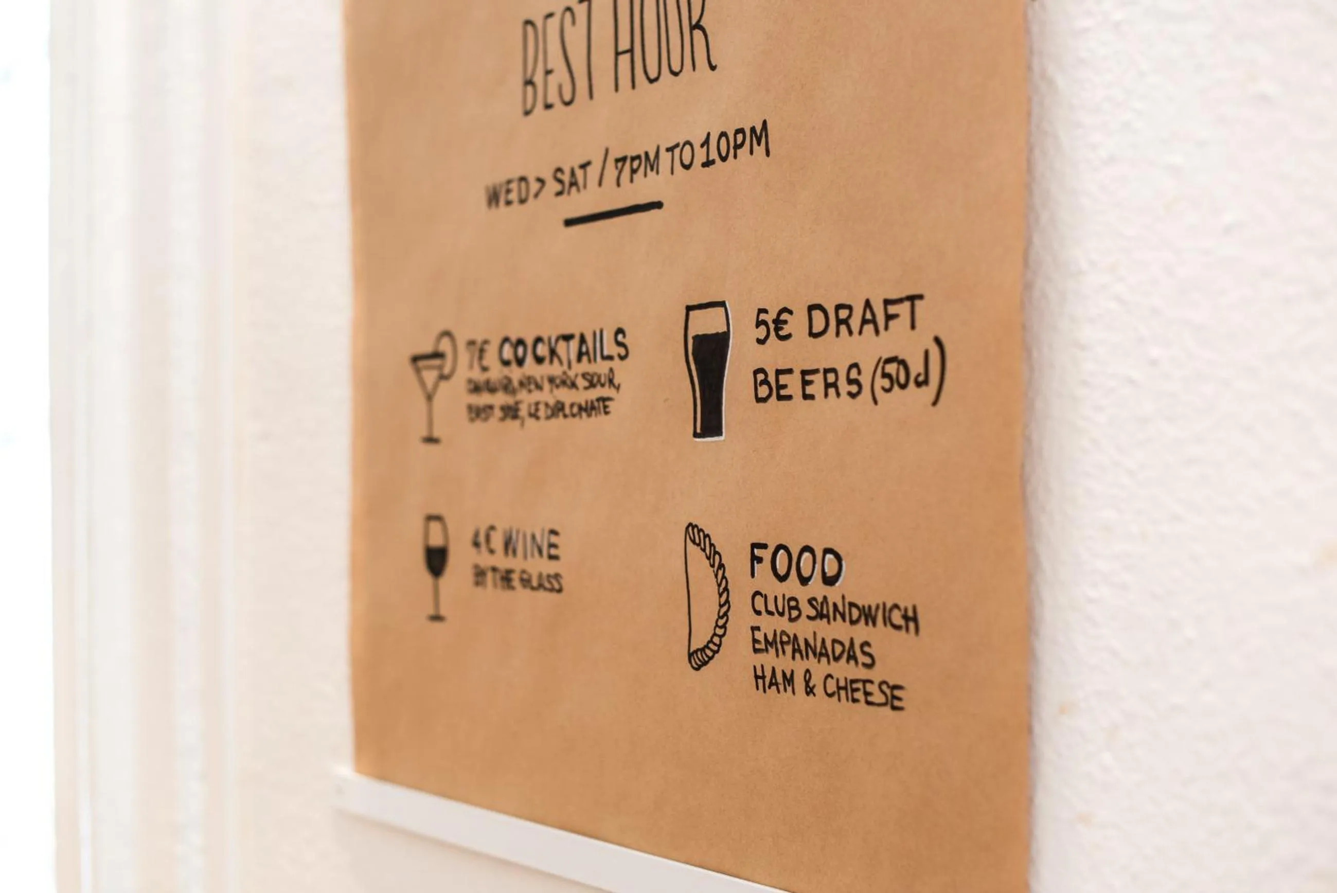 Food and drinks in SLO Hostel Lyon les Pentes