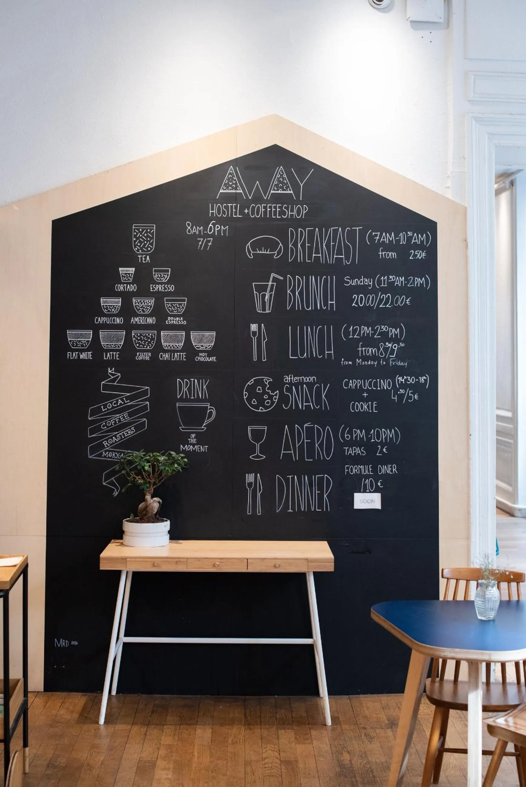 Coffee/tea facilities in SLO Hostel Lyon les Pentes