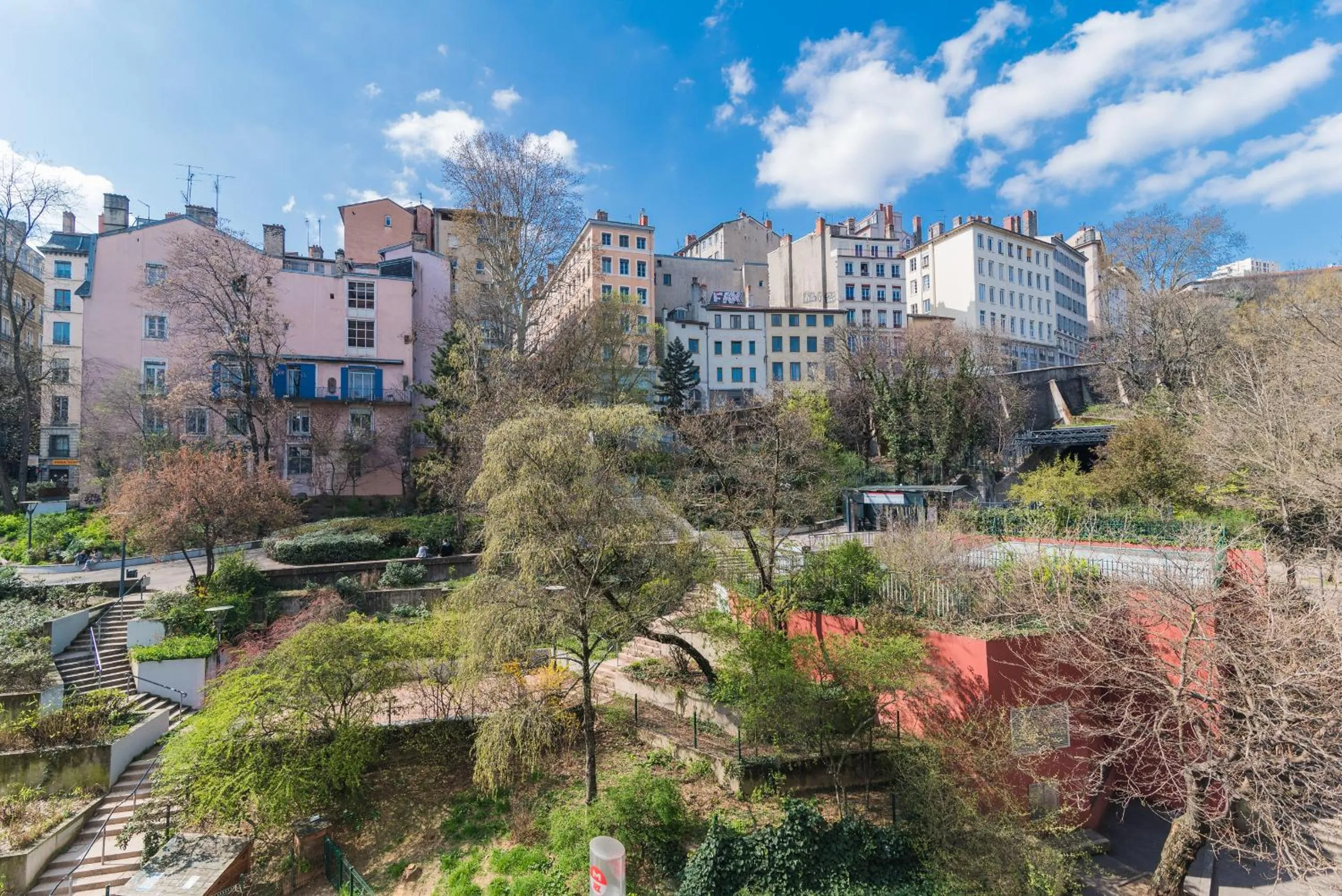 Neighbourhood in SLO Hostel Lyon les Pentes